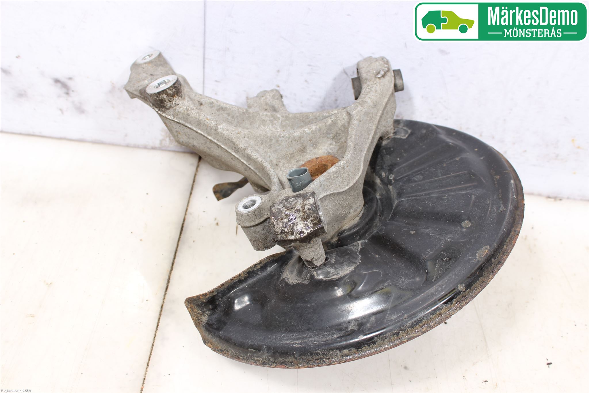 Volkswagen VW PASSAT 15-19 Spindel Vb