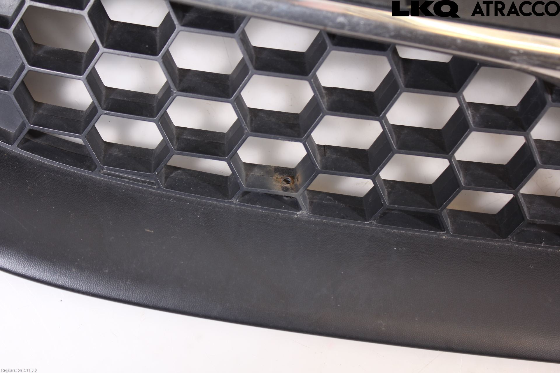 Dacia SANDERO/STEPWAY 13-20 Grill Komplett