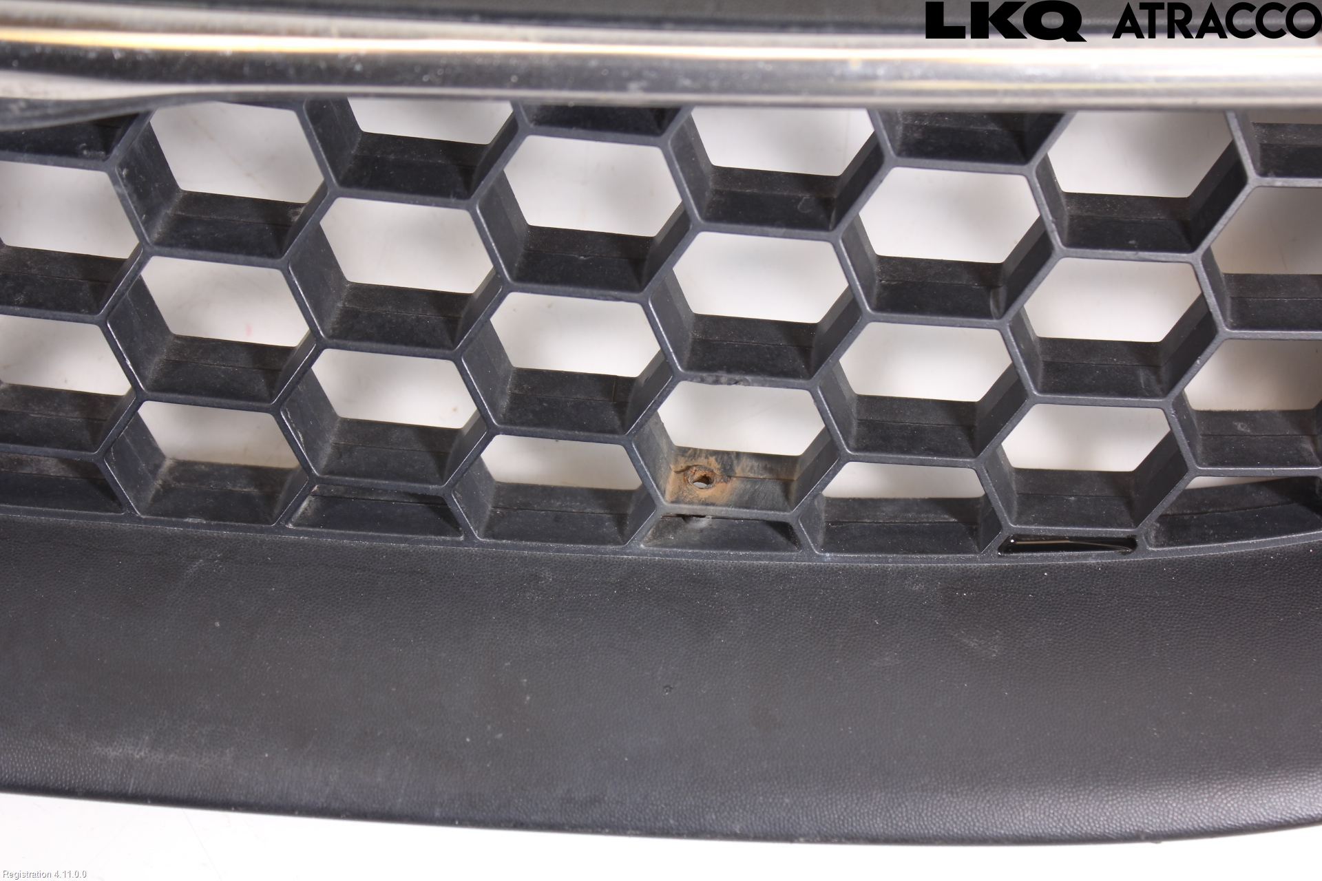 Dacia SANDERO/STEPWAY 13-20 Grill Komplett