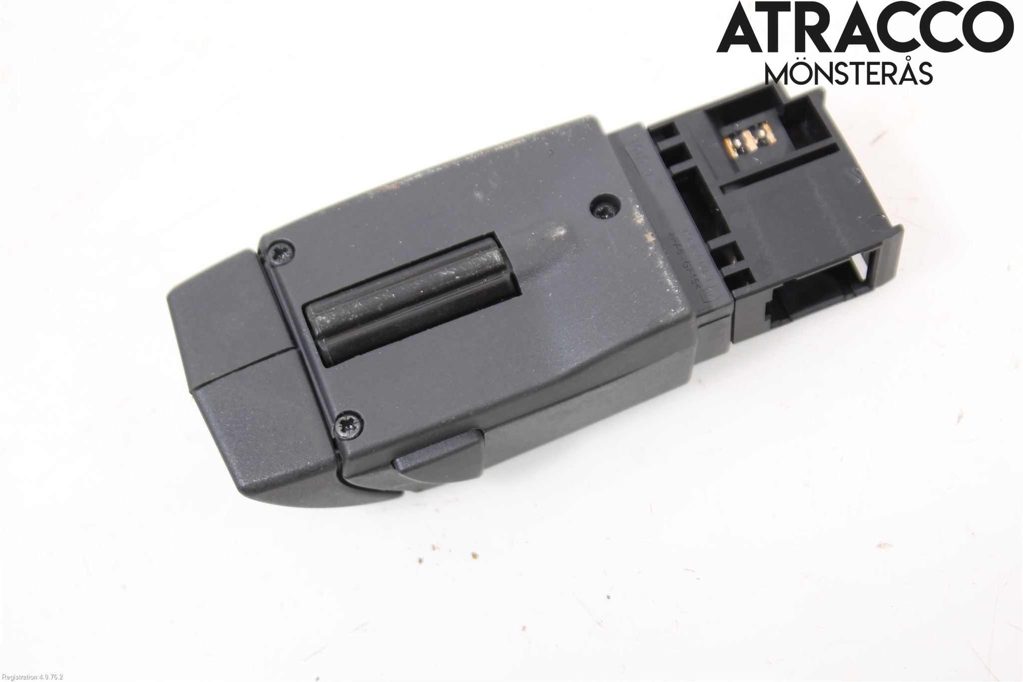 Renault TRAFIC/E-TECH 15- Bryter Ratt Radio-Stereo