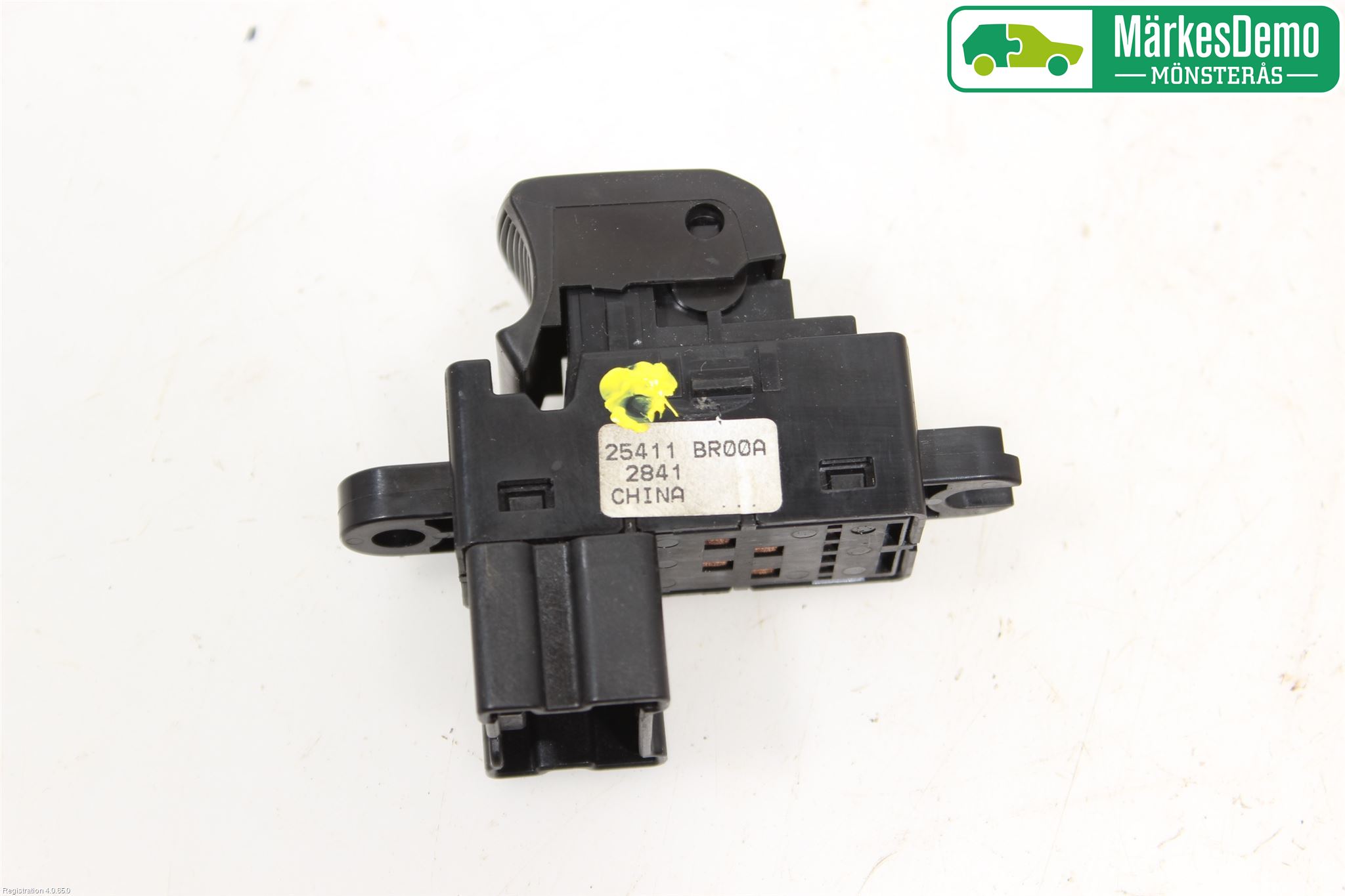 Nissan QASHQAI 10-14 Bryter Vindusheis