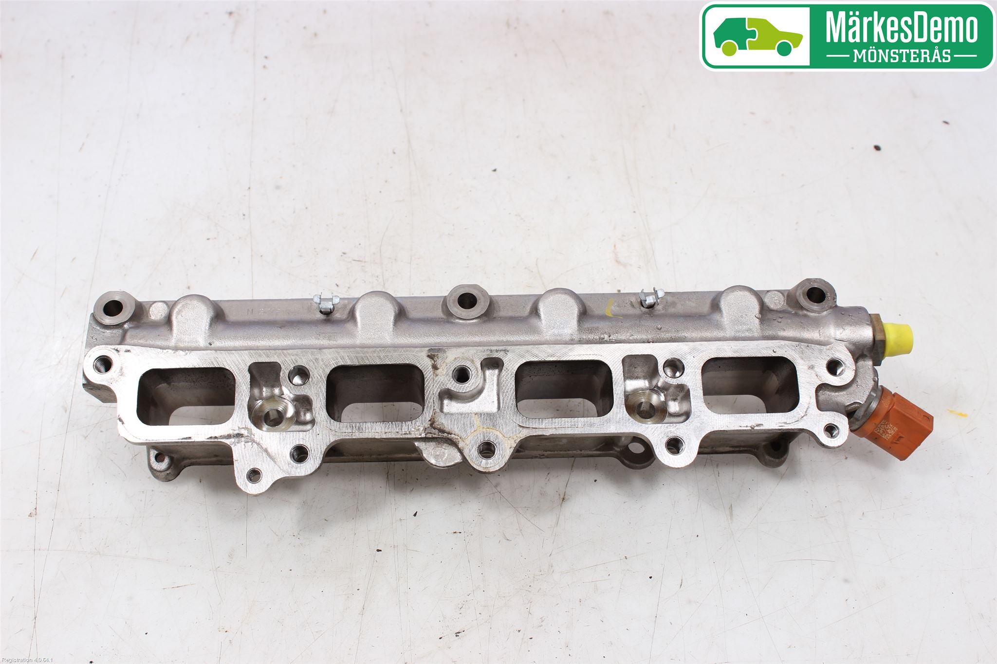 Volkswagen VW PASSAT 11-14 Innsugningsmanifold