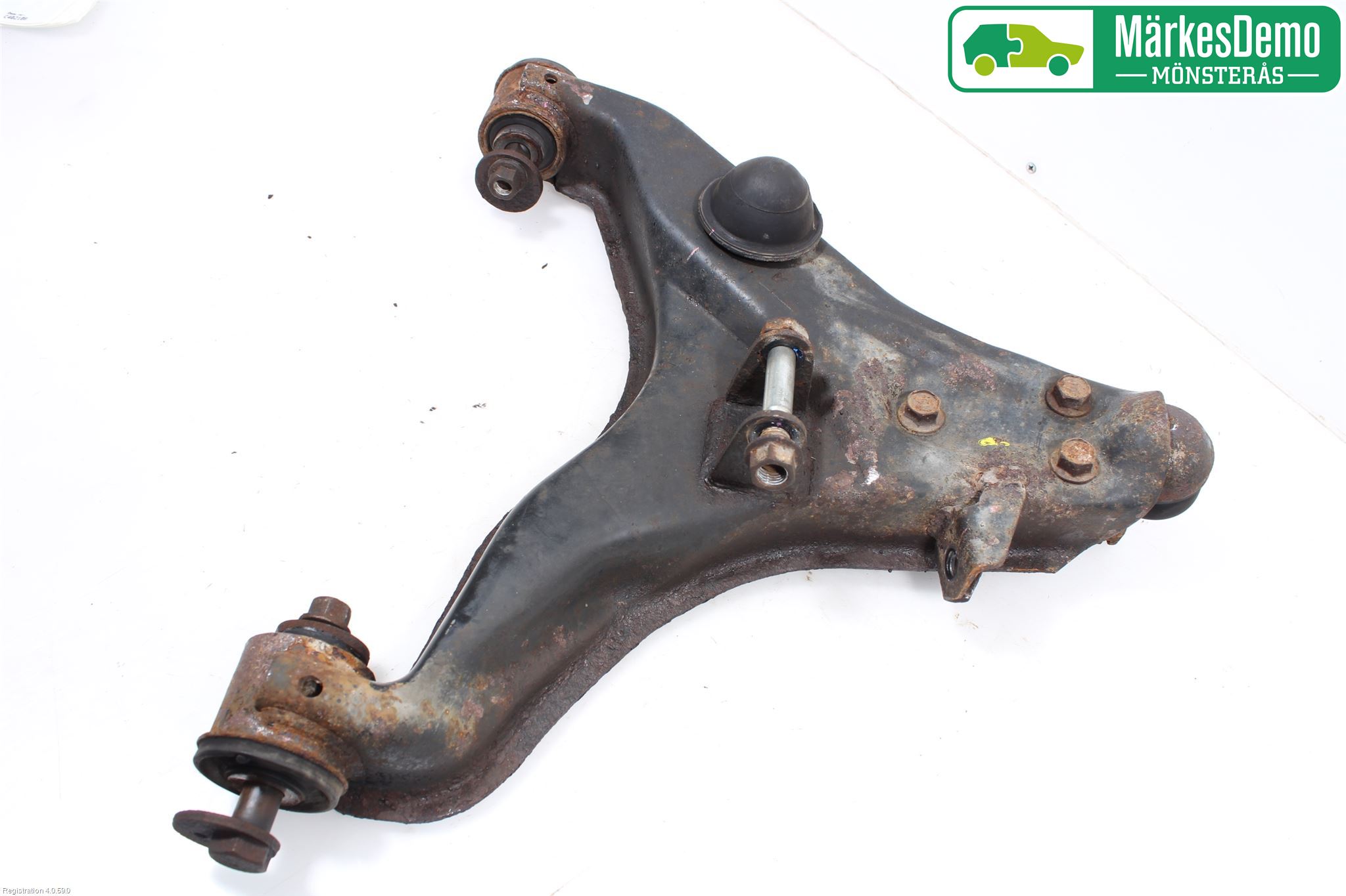 Mitsubishi L200 06-15 Bærearm Foran Venstre Nedre