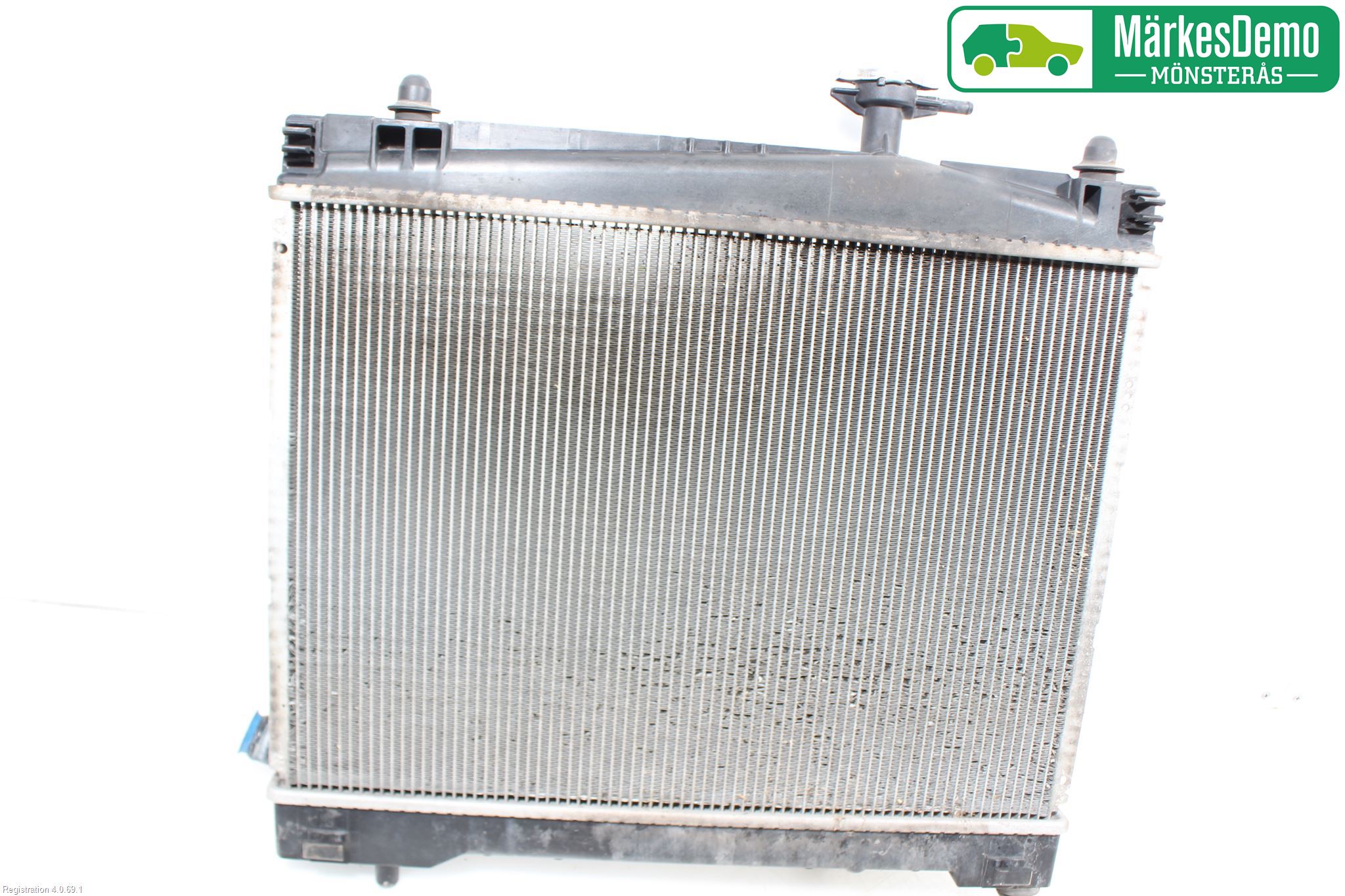 Toyota YARIS XP130 12-14 Radiator Manuell