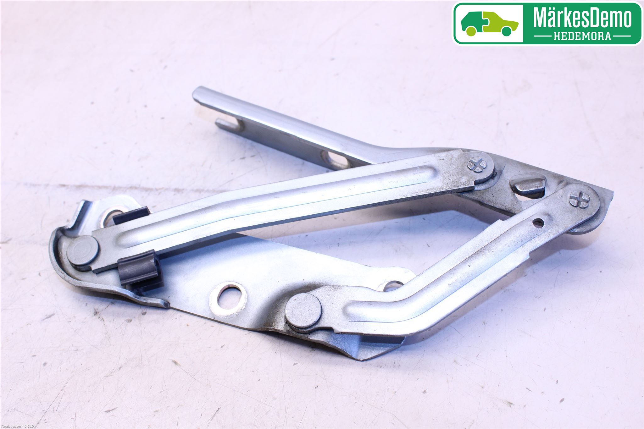 Saab 9-5     06-10 Panser Hengsel - Hengsler