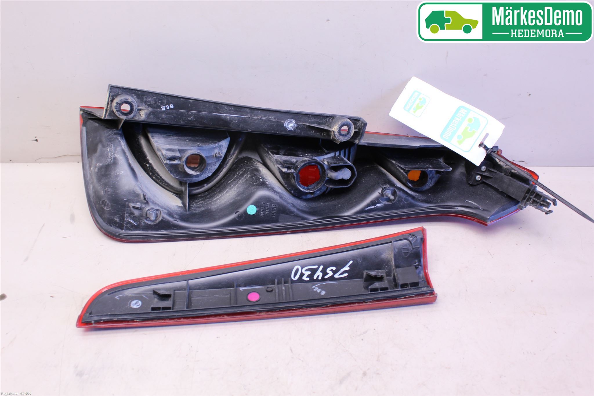Nissan NOTE E11 06-14 Baklykt Venstre