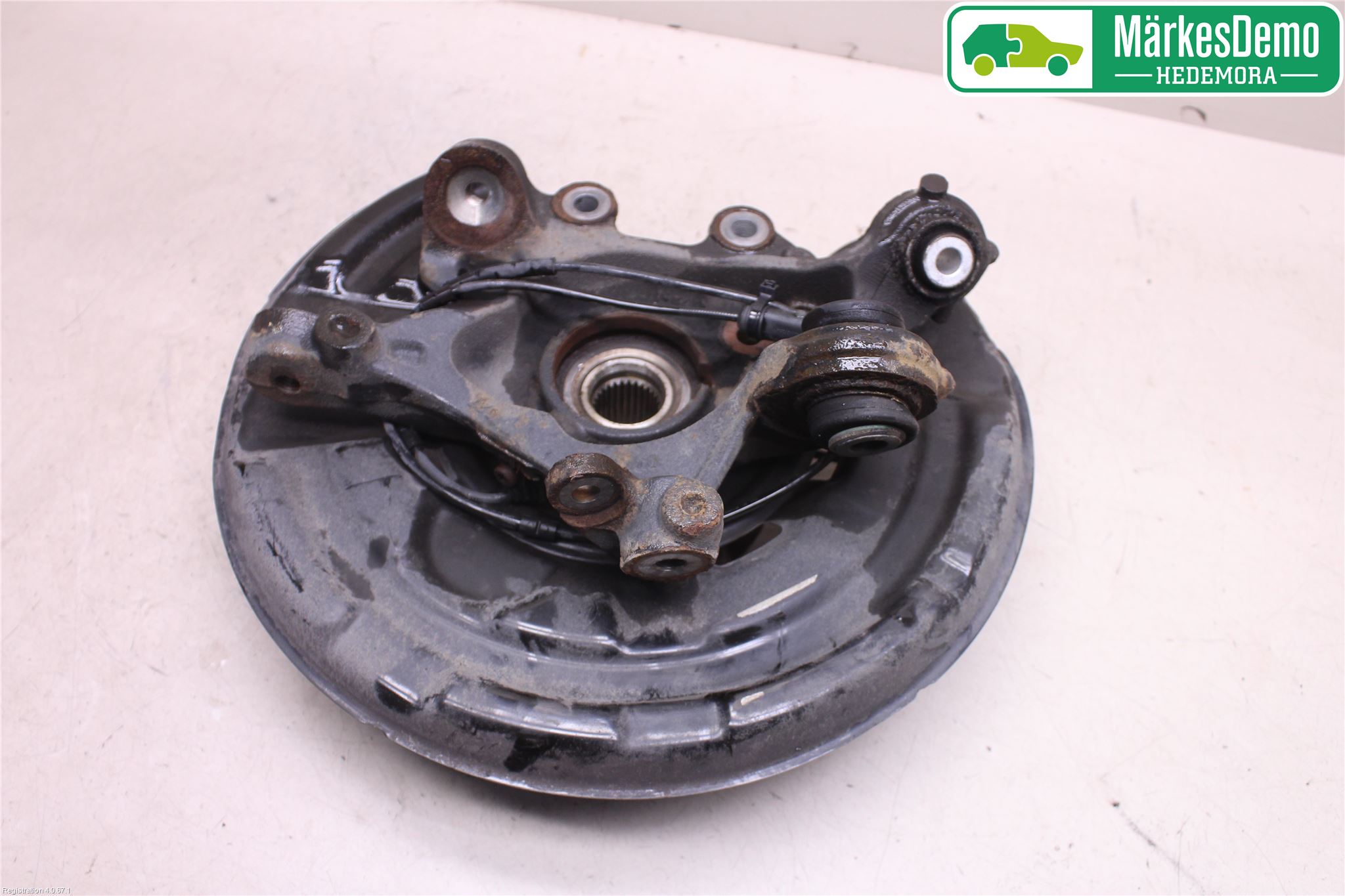 BMW 1 F20/F21 11-19 Spindel Vb