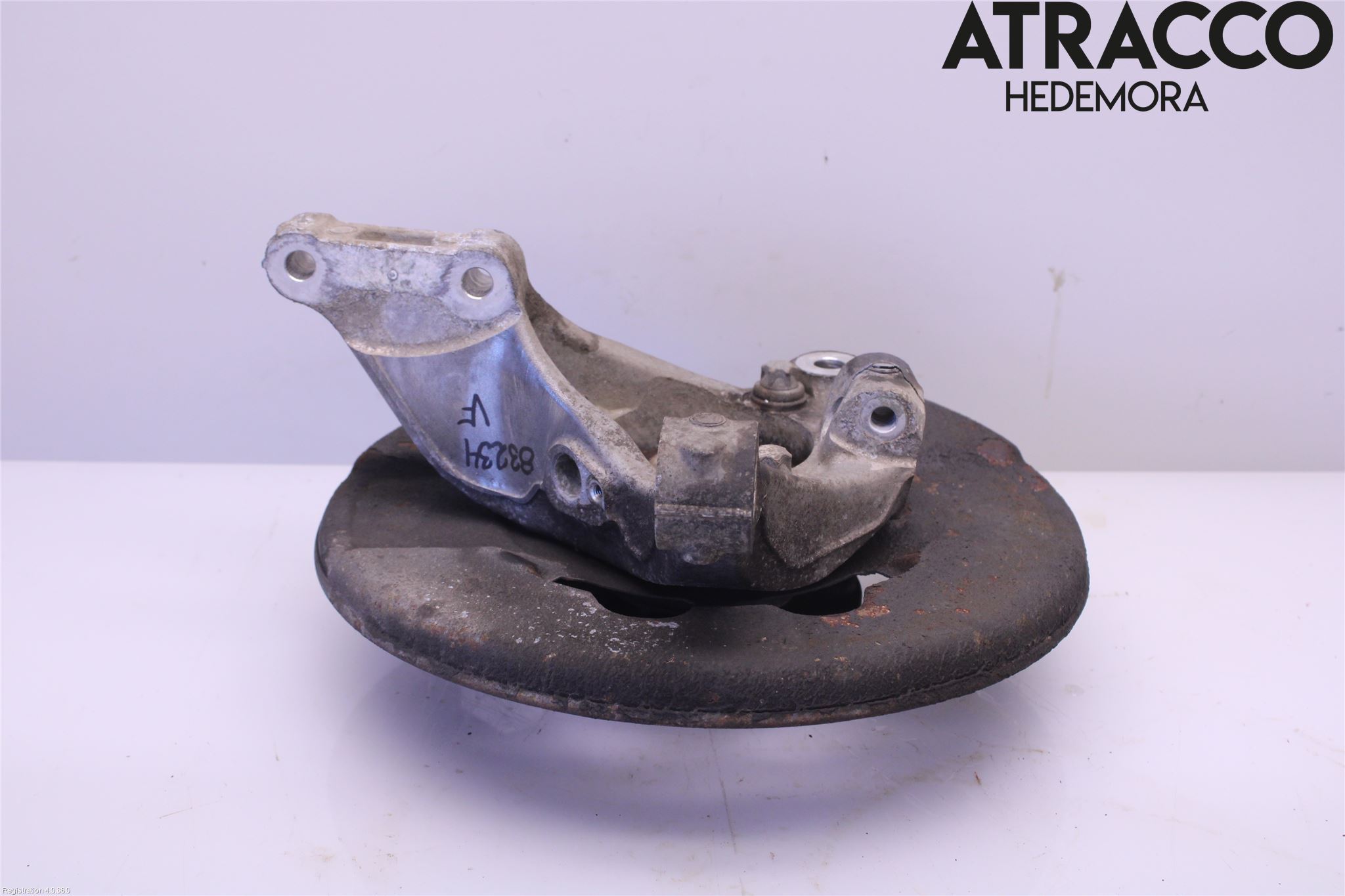 Saab 9-5     06-10 Spindel Vf