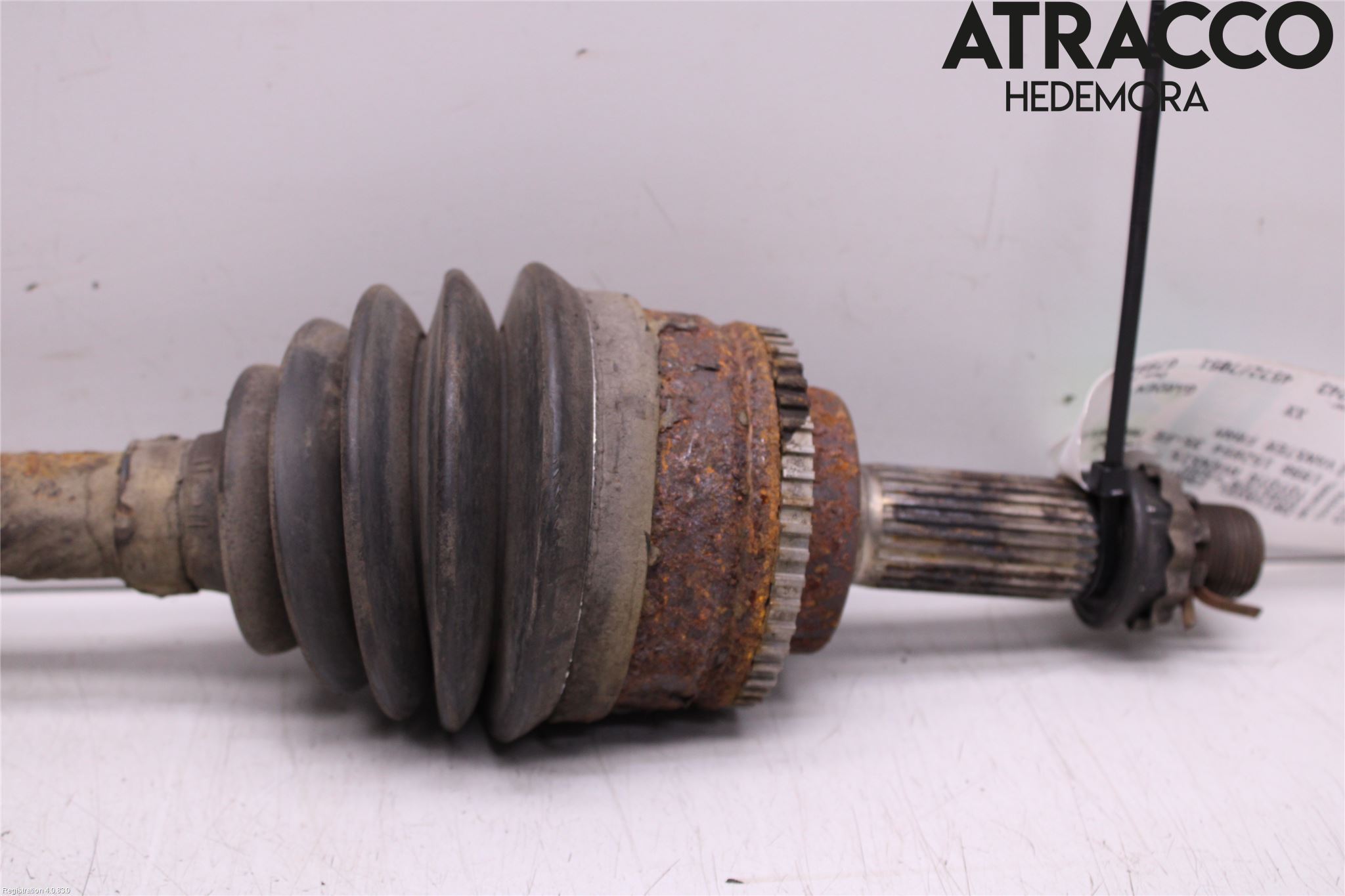 Toyota AVENSIS 98-02 Drivaksel Foran Kompl Venstre
