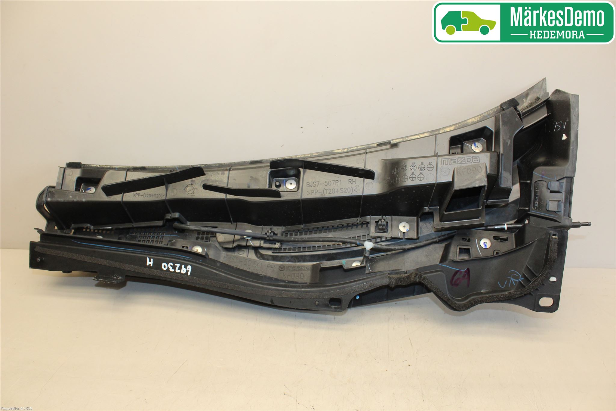 Mazda 3 III 14-19 Visker Deksel-Grill-Under Frr