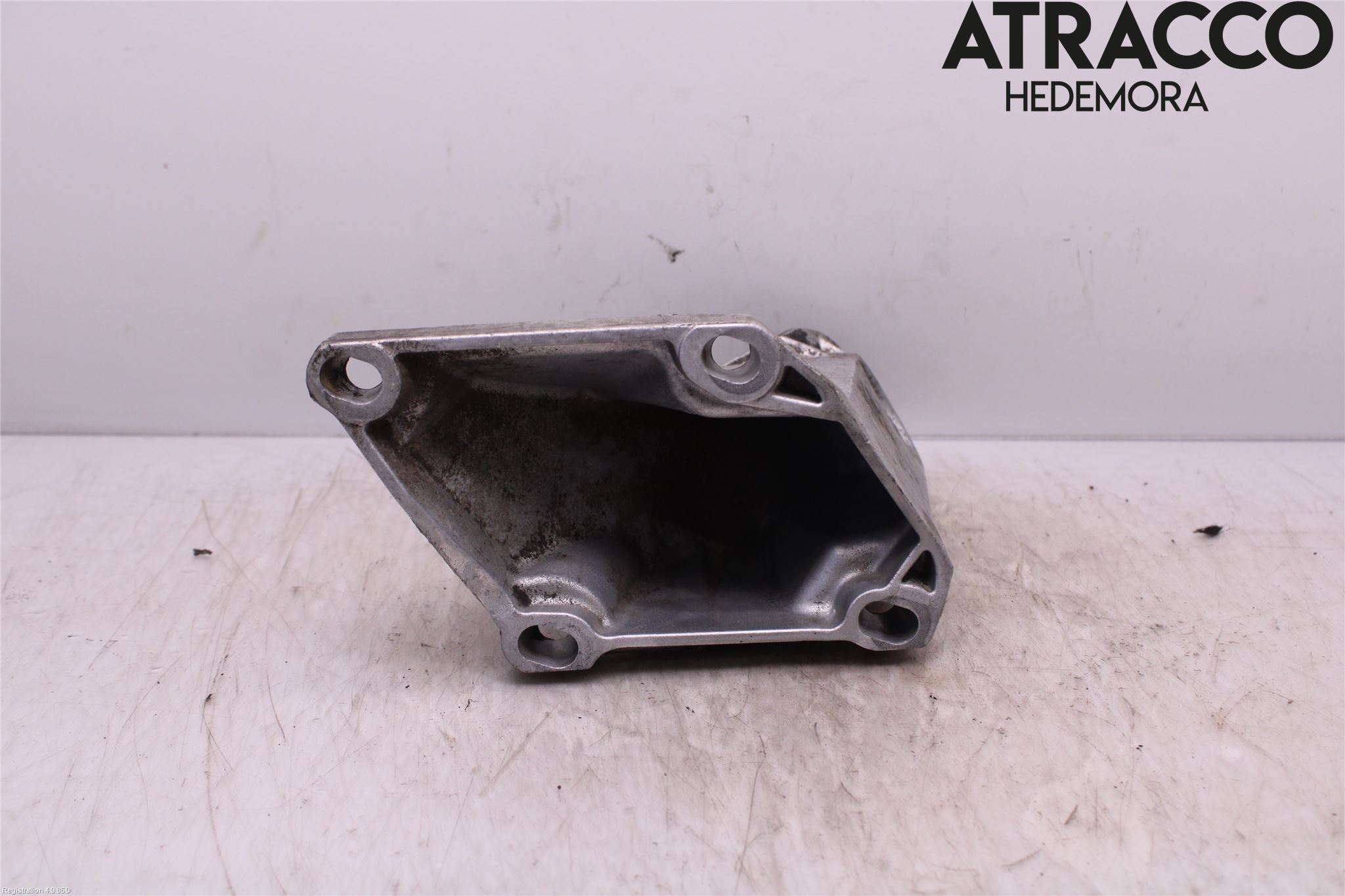 BMW 5 E60/61 Sed/Tou 02-10 Motor Feste Stål-Alu