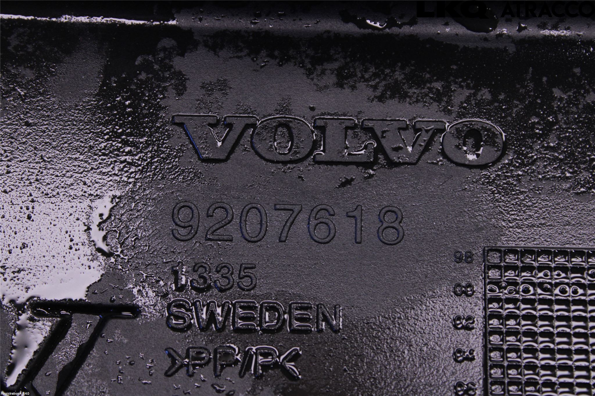Volvo S40/V40    96-04 Motor Deksel Over Motor