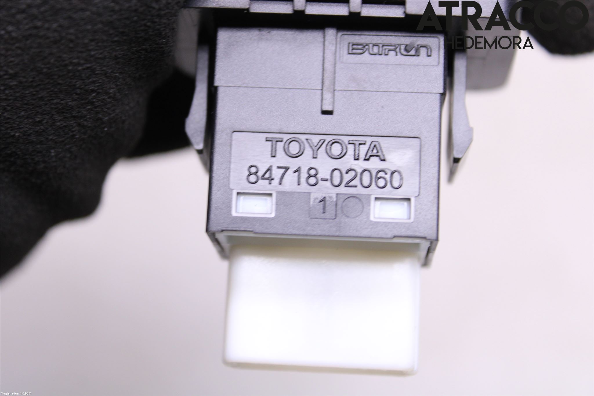 Toyota AURIS 13-19 Bryter Parkeringsbrems