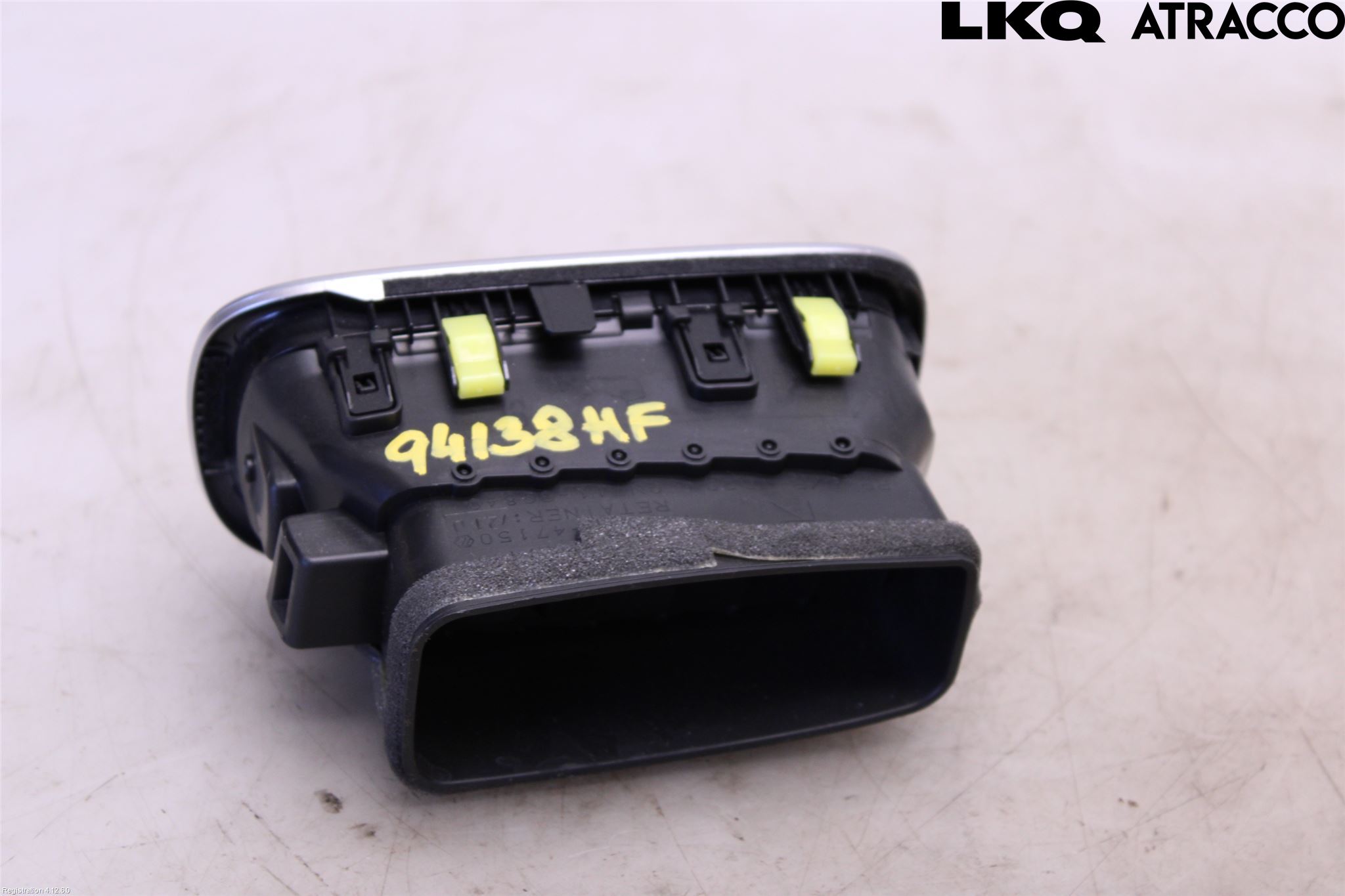 Toyota PRIUS (ZVW50) 16-21 Dashbord Kanal - Dyse