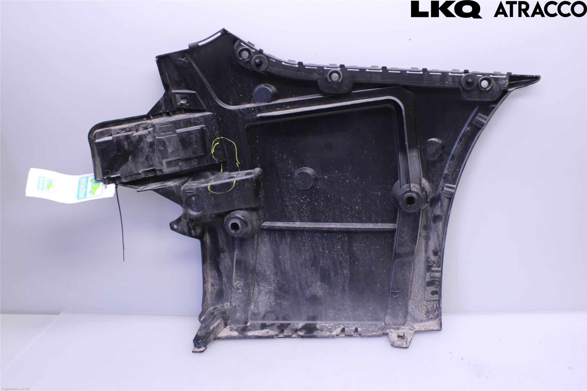 BMW 5 G30/G31/F90 17-23 Støtfangerfeste Bak Venstre