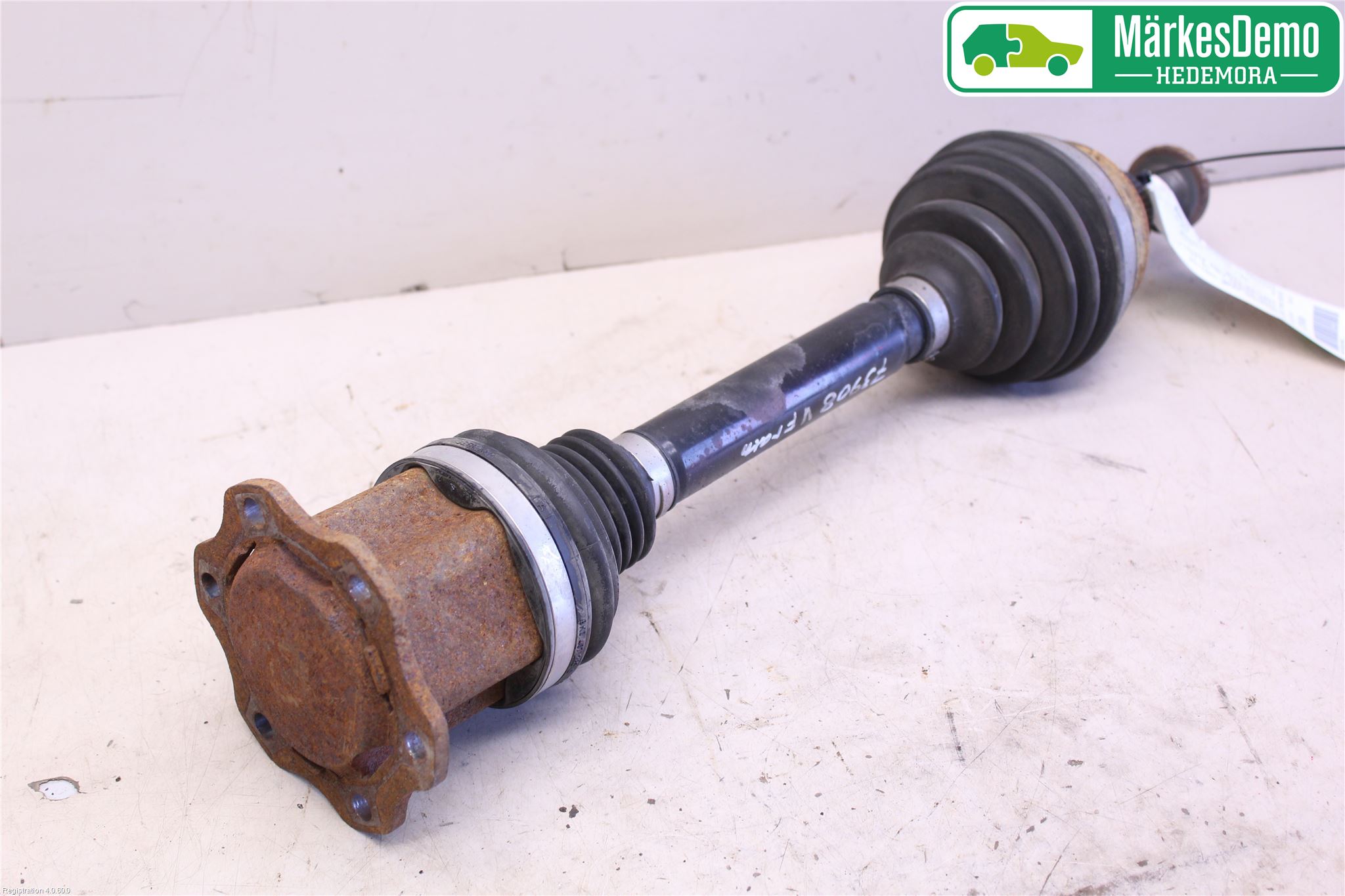 Audi A4/S4 08-11 Drivaksel Foran Kompl Venstre