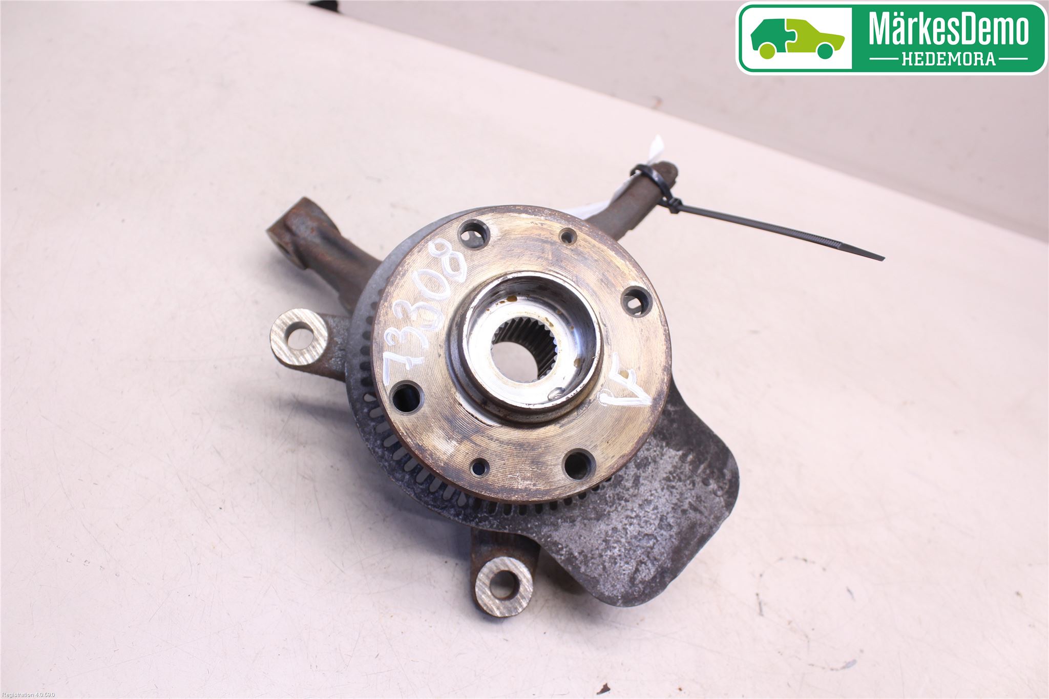 Suzuki SWIFT 11-16 Spindel Vf