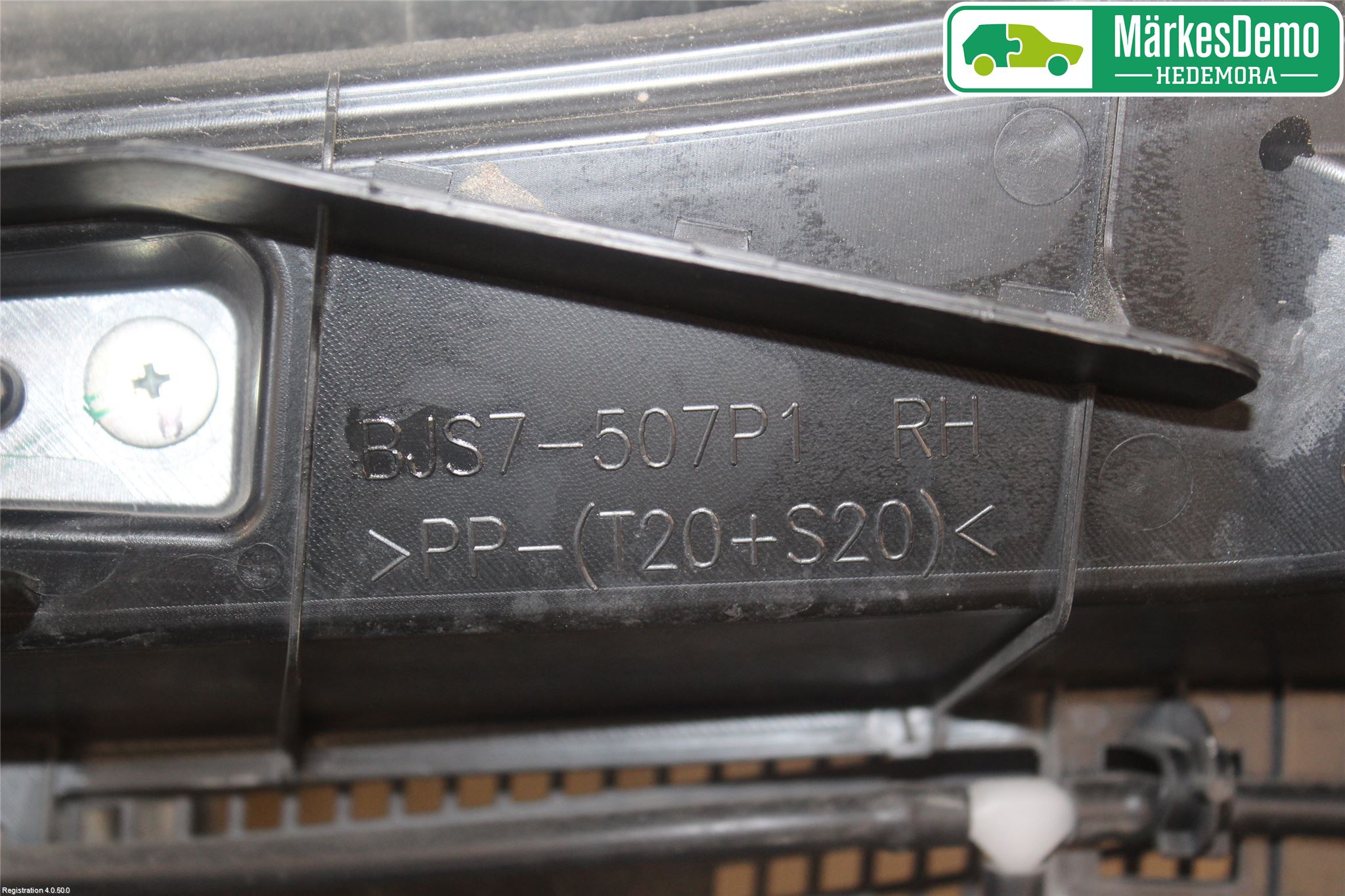 Mazda 3 III 14-19 Visker Deksel-Grill-Under Frr
