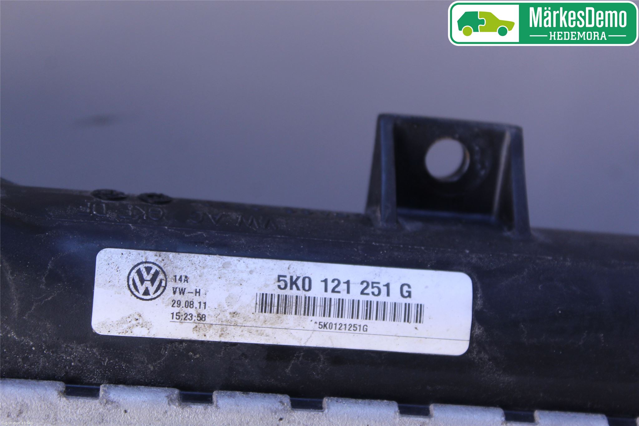 Volkswagen VW JETTA VI 11- Radiator Automat