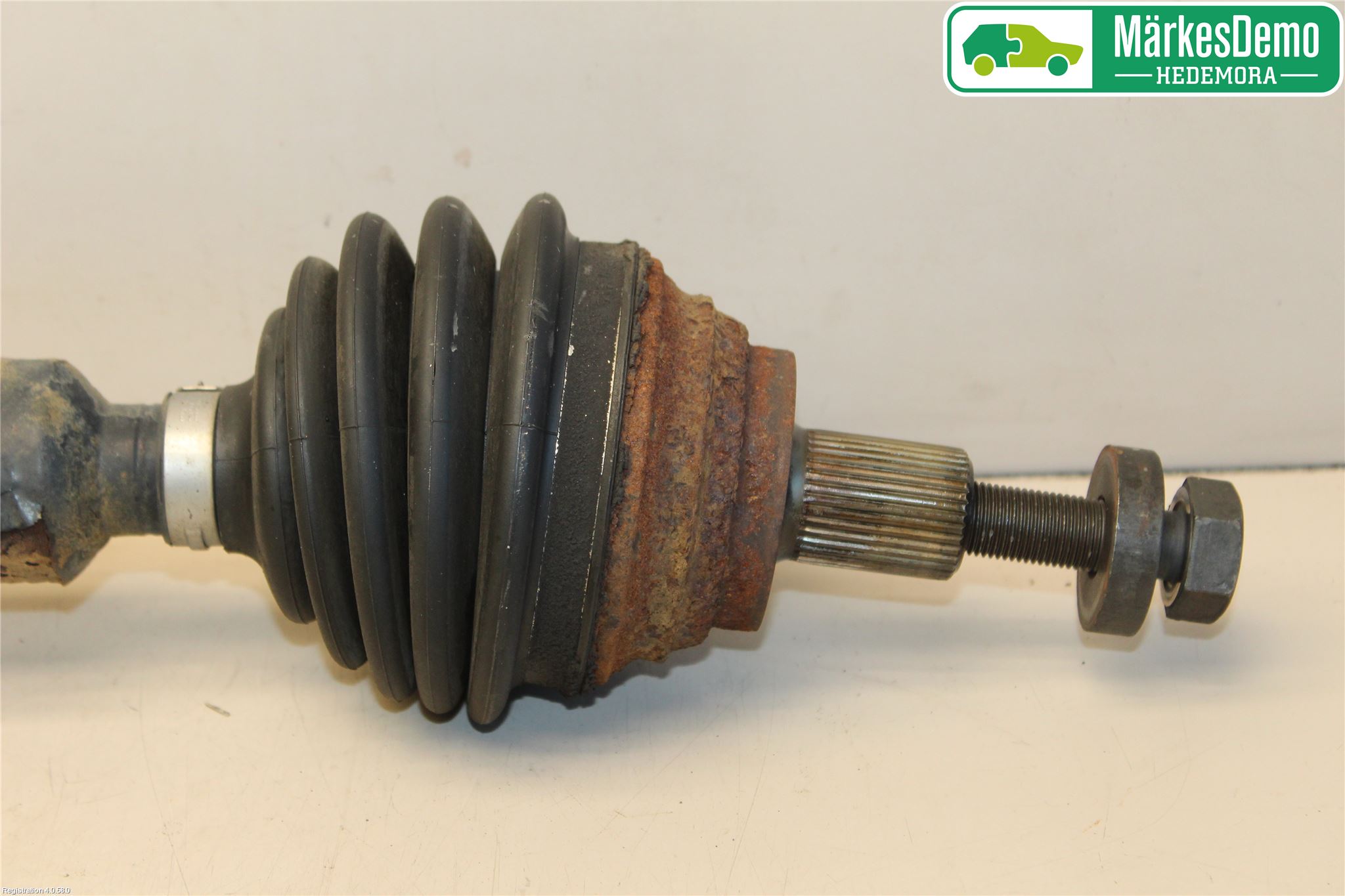 Volkswagen VW GOLF V 04-09 Drivaksel Foran Kompl Høyre