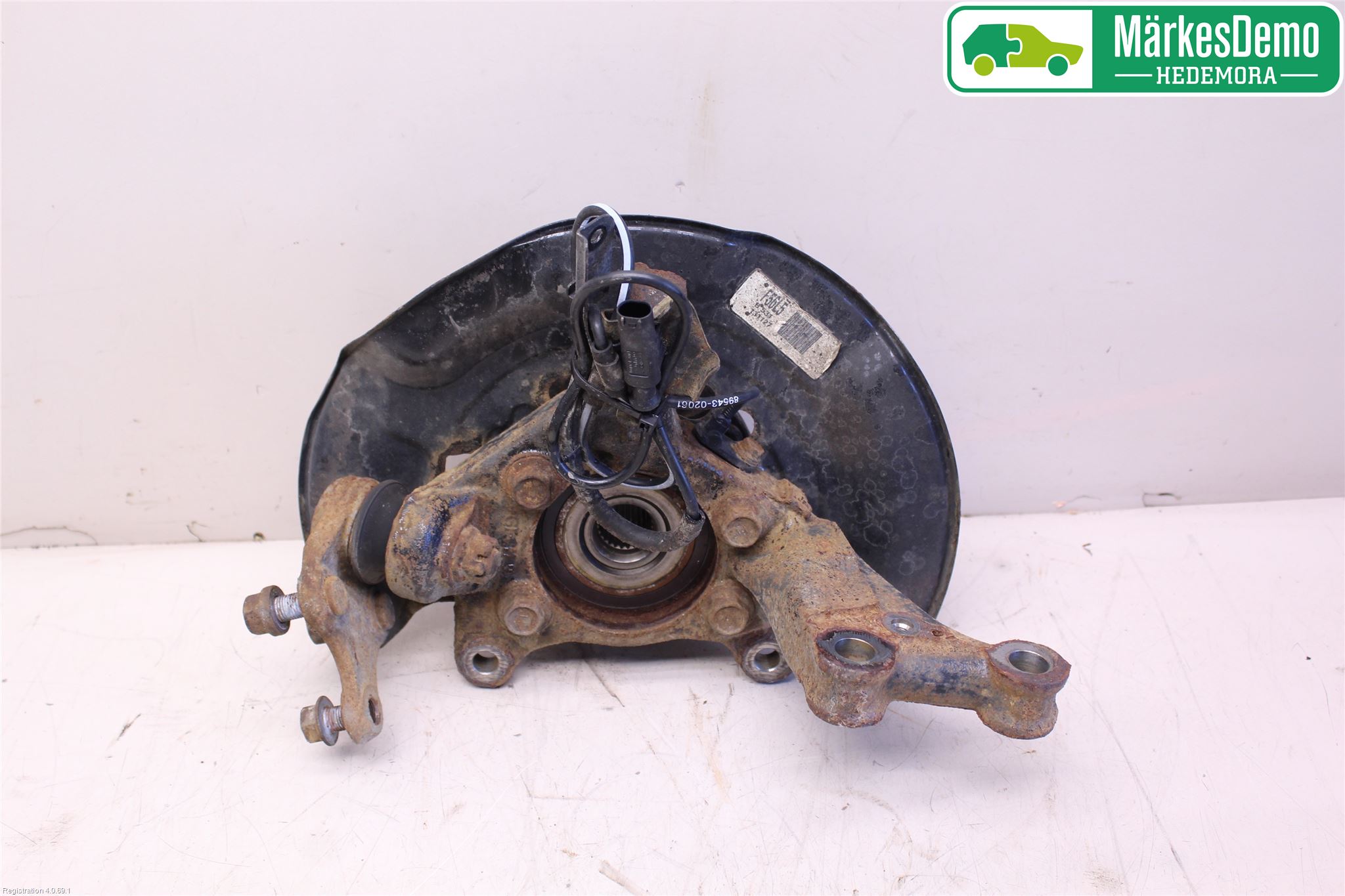 Toyota AURIS 13-19 Spindel Vf