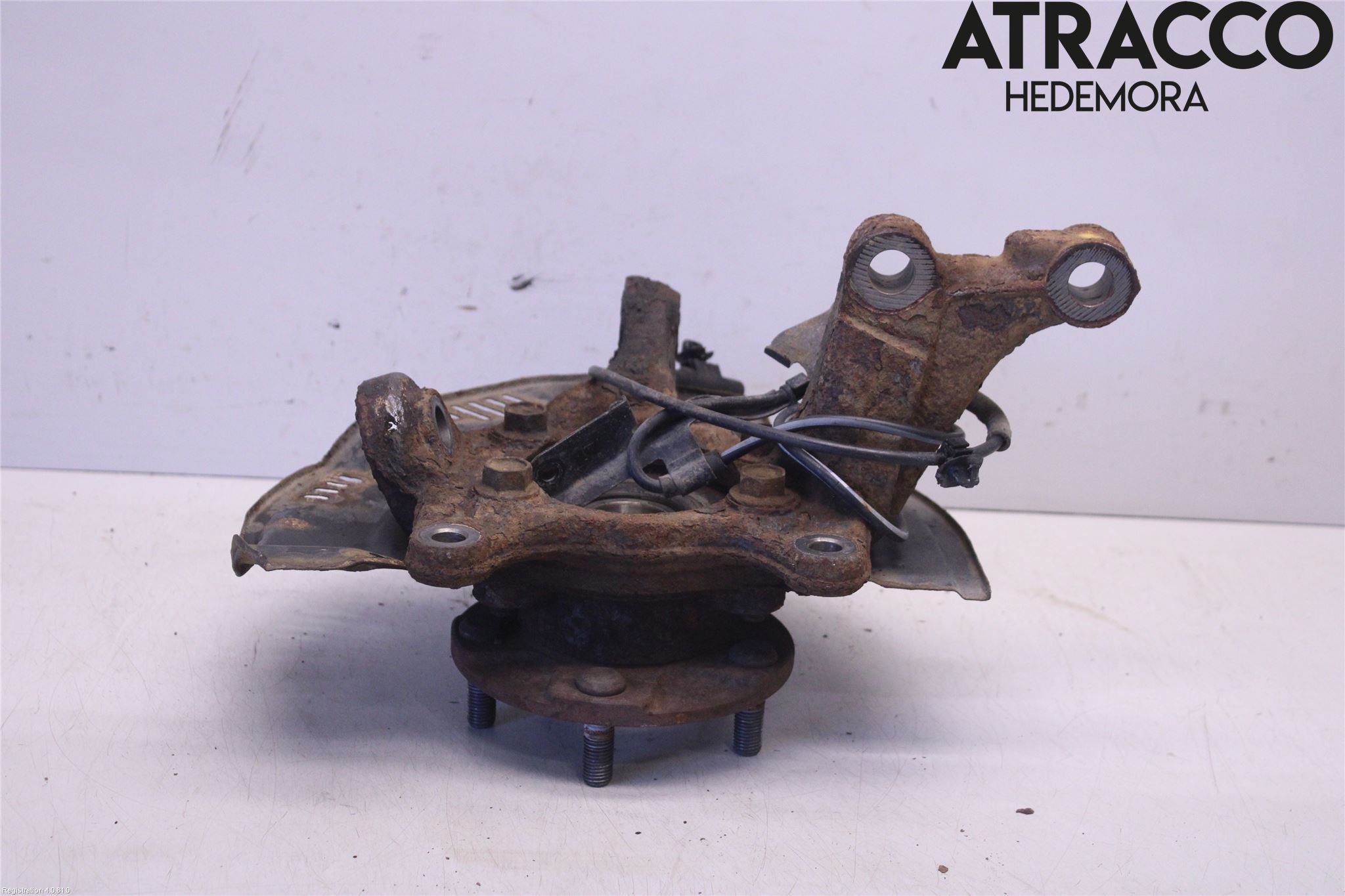 Toyota AURIS 10-12 Spindel Vf