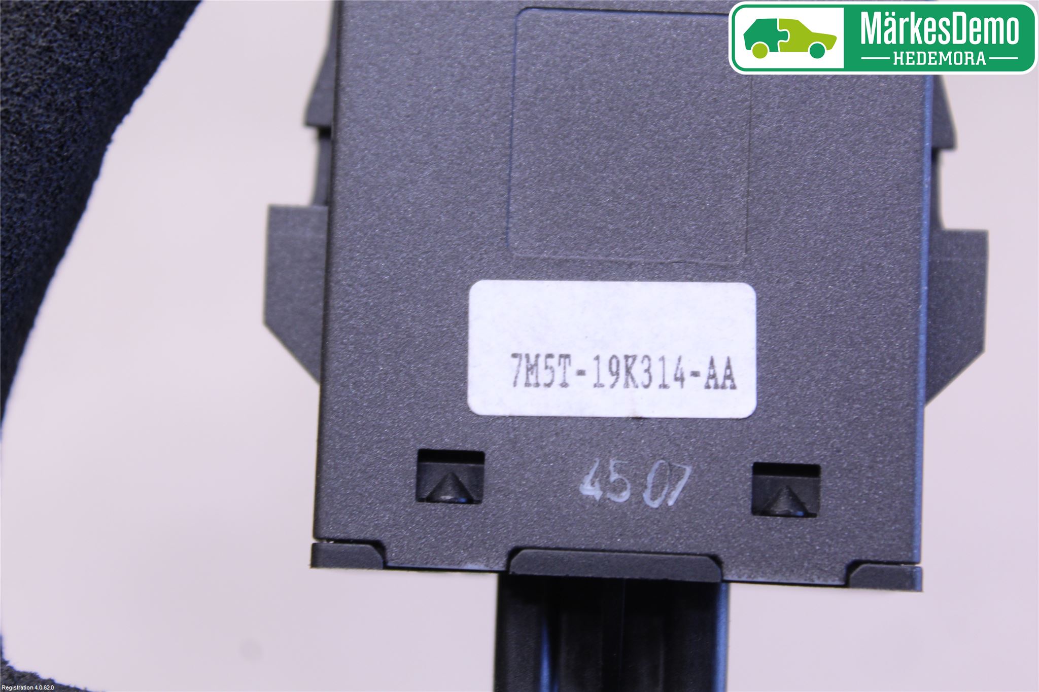 Ford FOCUS     04-07 Bryter Varmesete