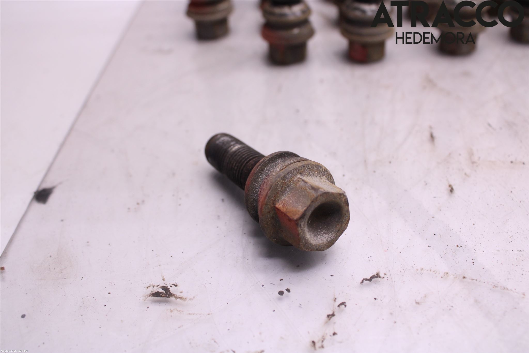 Volkswagen VW TRANSP/CARAVELLE (T5) 04-15 Hjulmutter - Bolt - Sett