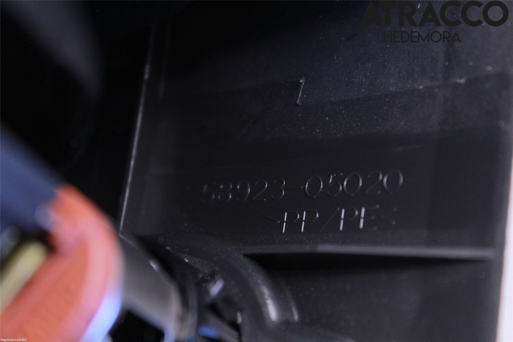 Toyota AVENSIS 03-06 Innr Konsoll-Lomme