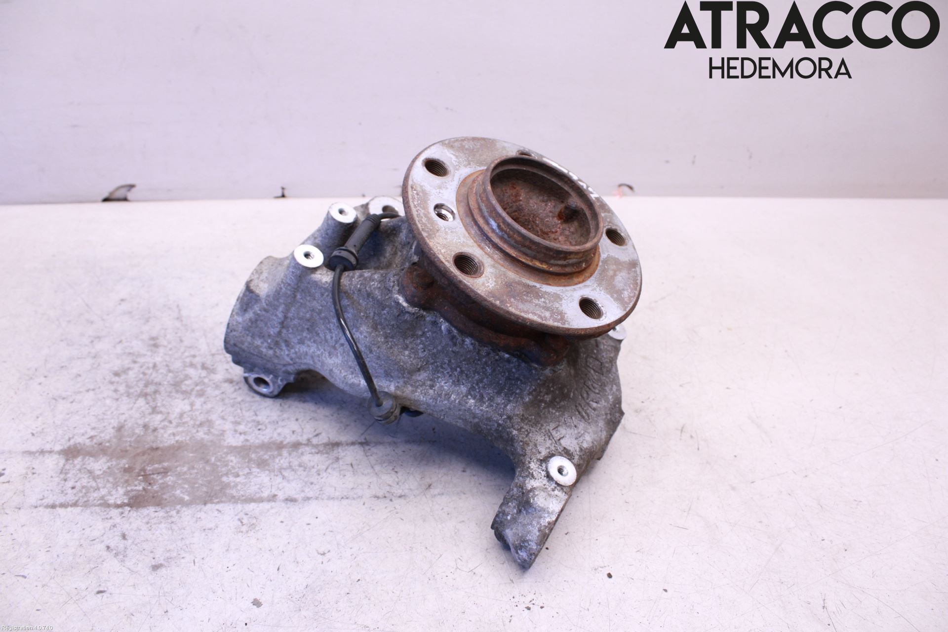 BMW 1 F20/F21 11-19 Spindel Vf