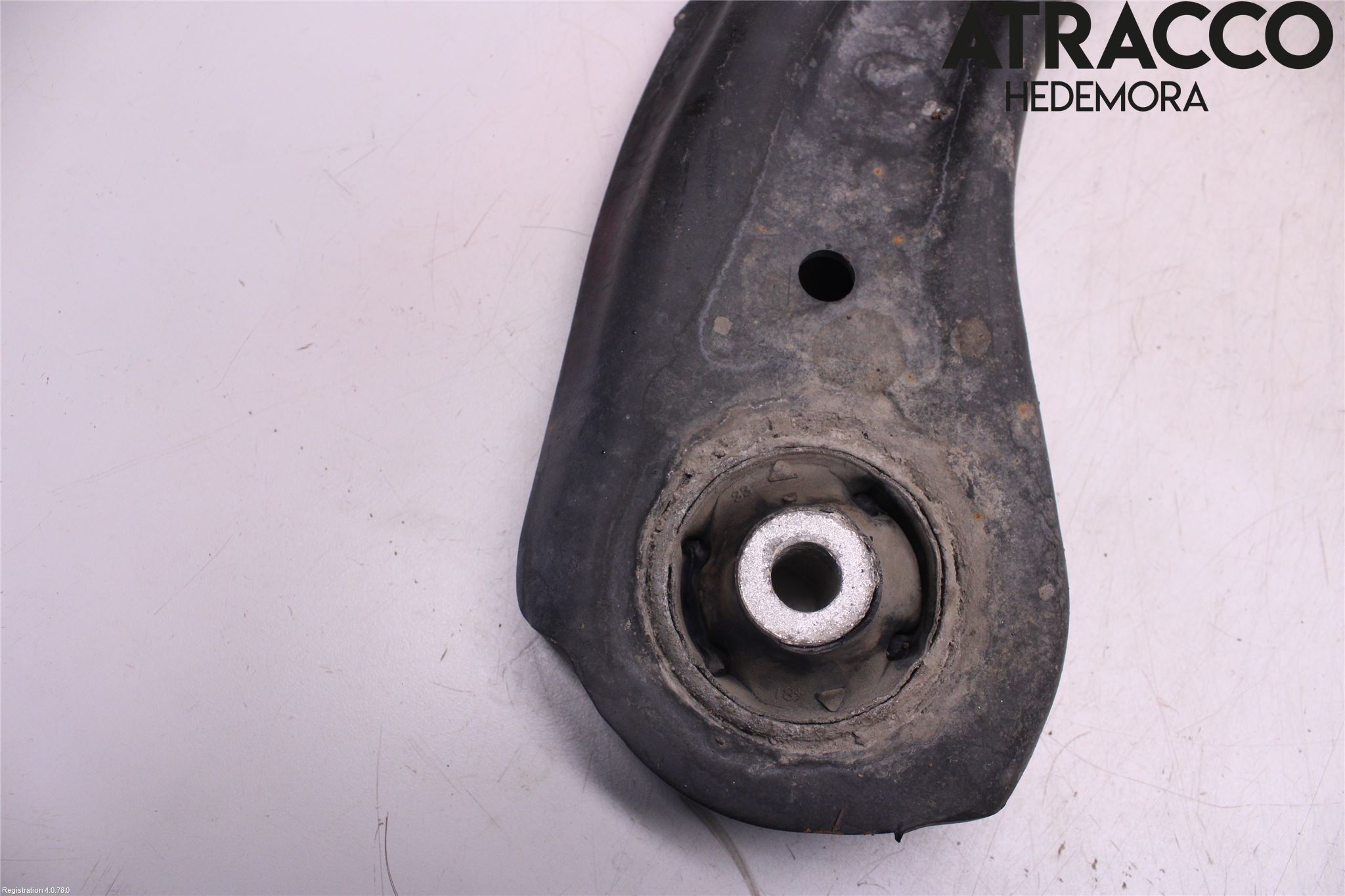 Volkswagen VW POLO 10-17 Bærearm Foran Høyre Nedre