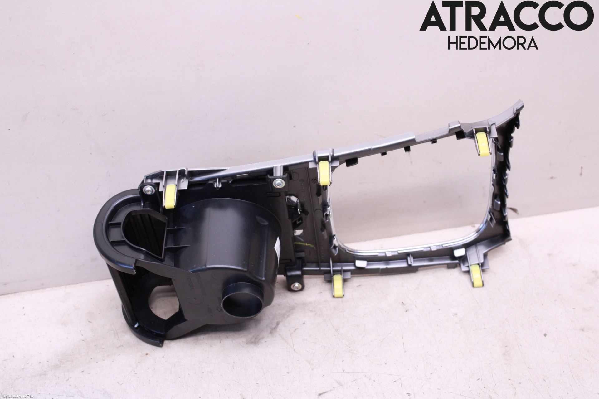 Toyota AVENSIS 09-15 Innr Koppholder