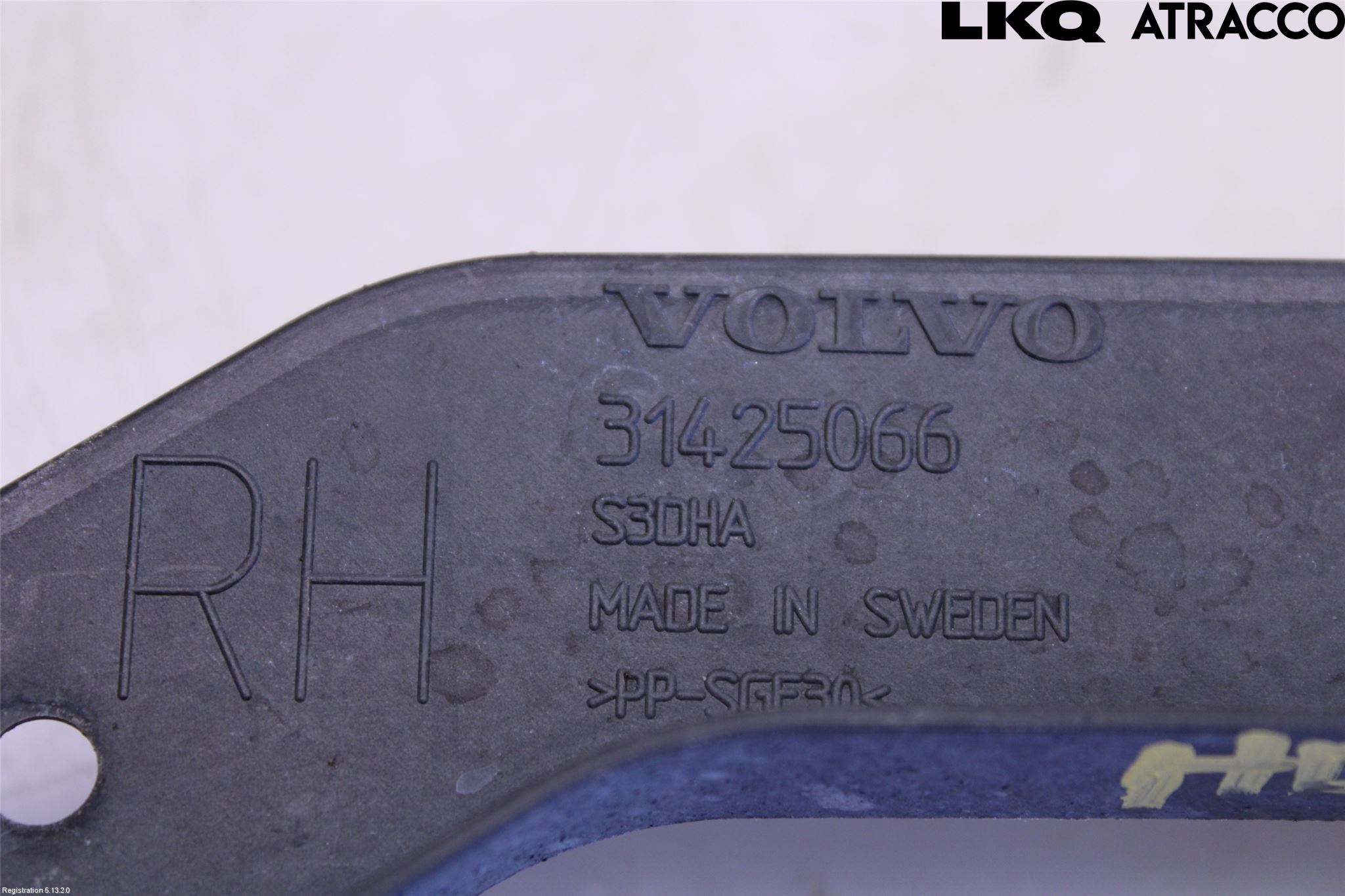 Volvo V90 17->> Støtfangerfeste Bak Høyre