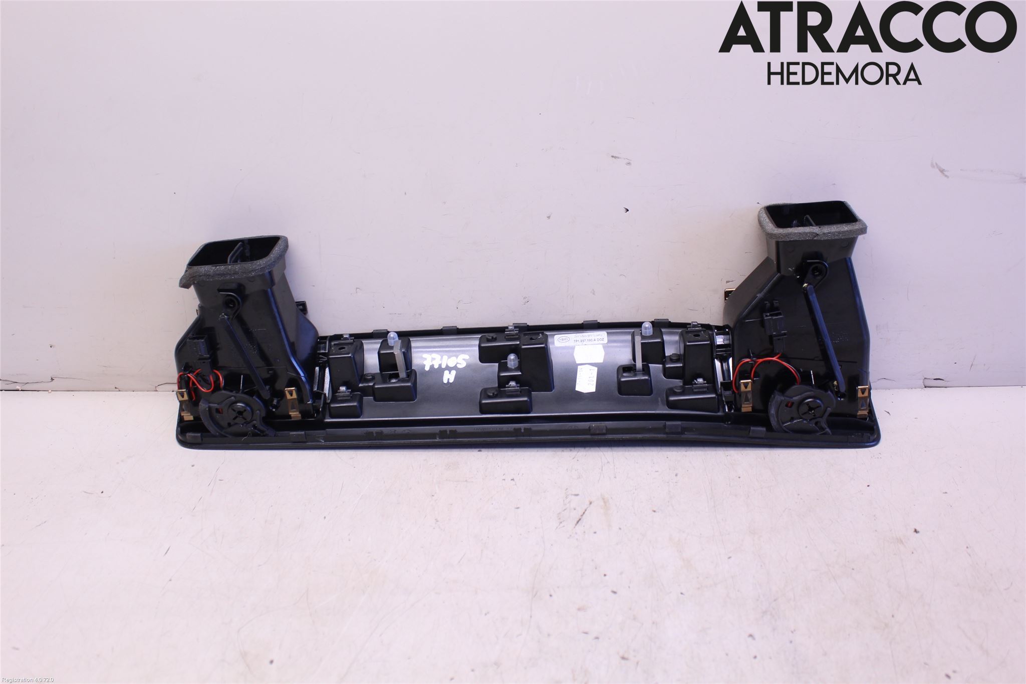 Volkswagen VW TOUAREG 7P 11-18 Dashbord Kanal - Dyse