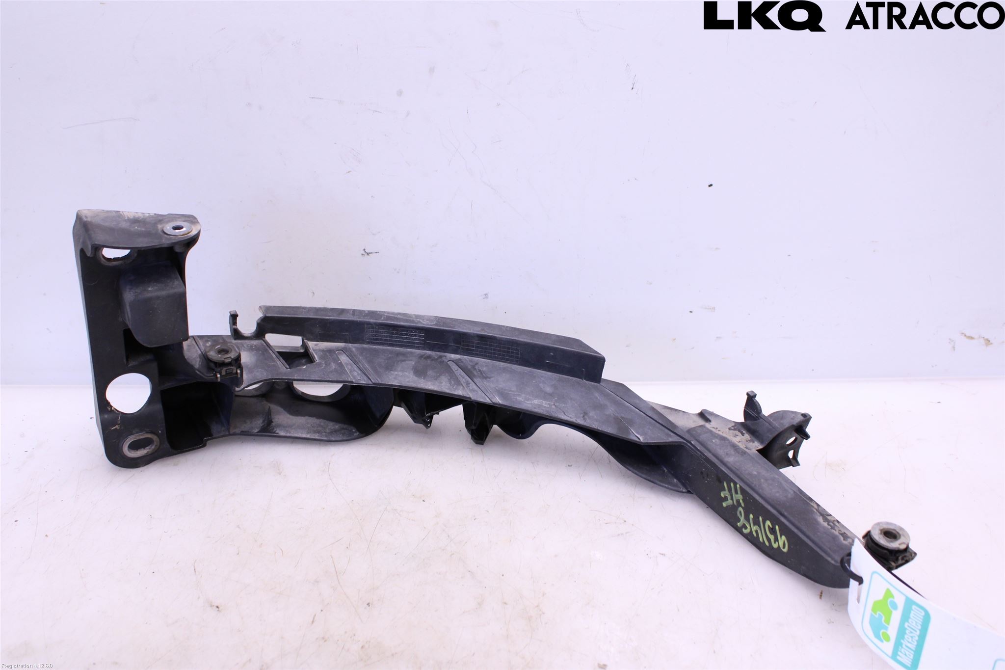Audi A3/S3 05-13 Frontlykt Holder-Feste