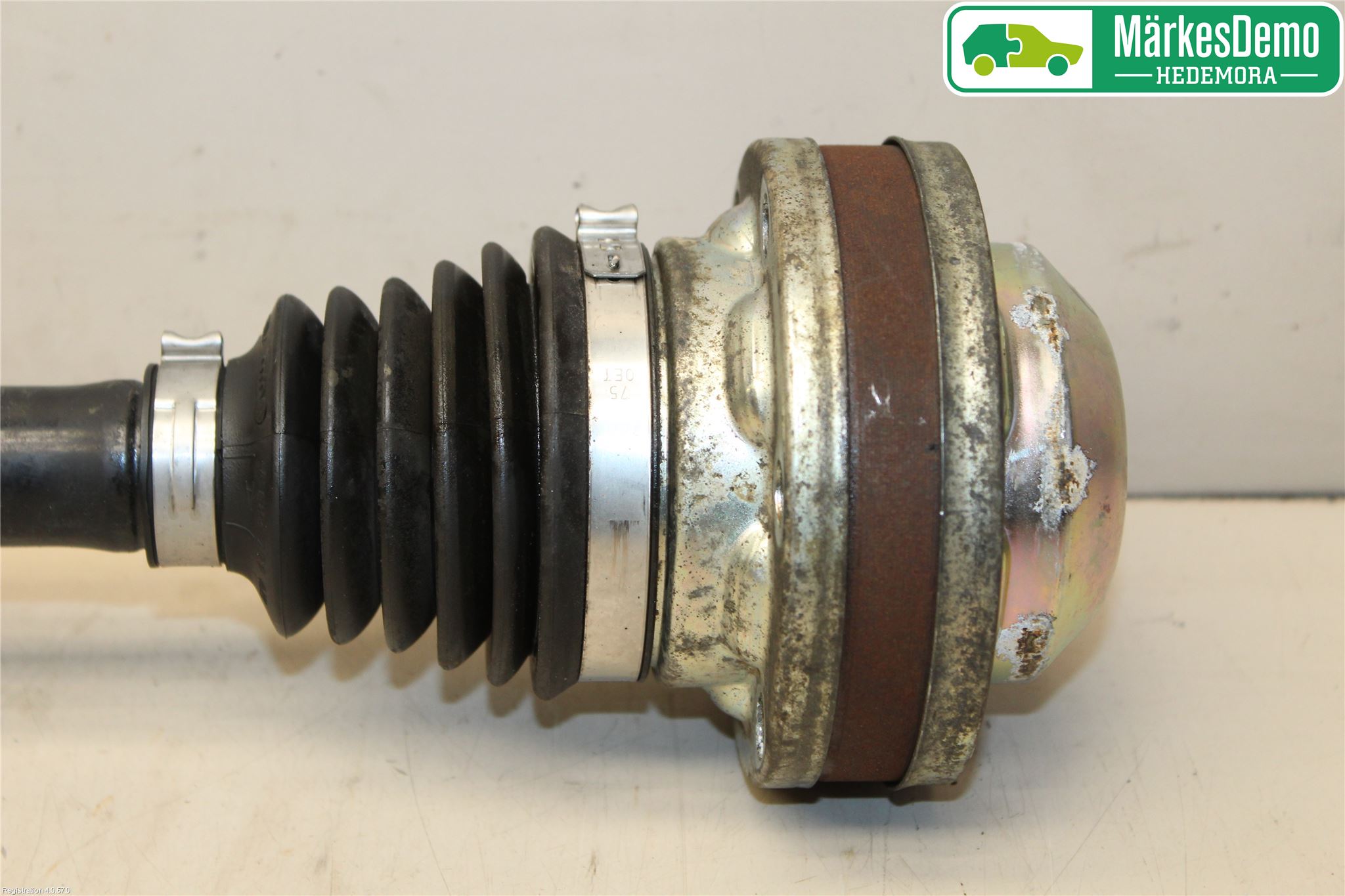 Volkswagen VW CADDY 11-15 Drivaksel Foran Kompl Venstre