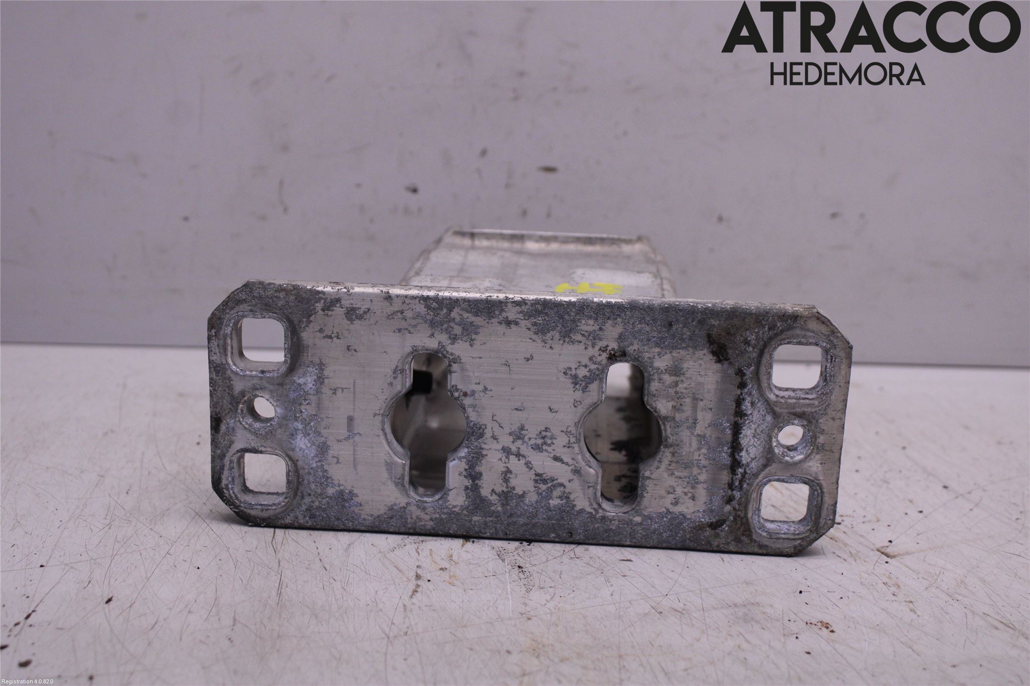 BMW 5 E60/61 Sed/Tou 02-10 Støtfanger Foran Feste