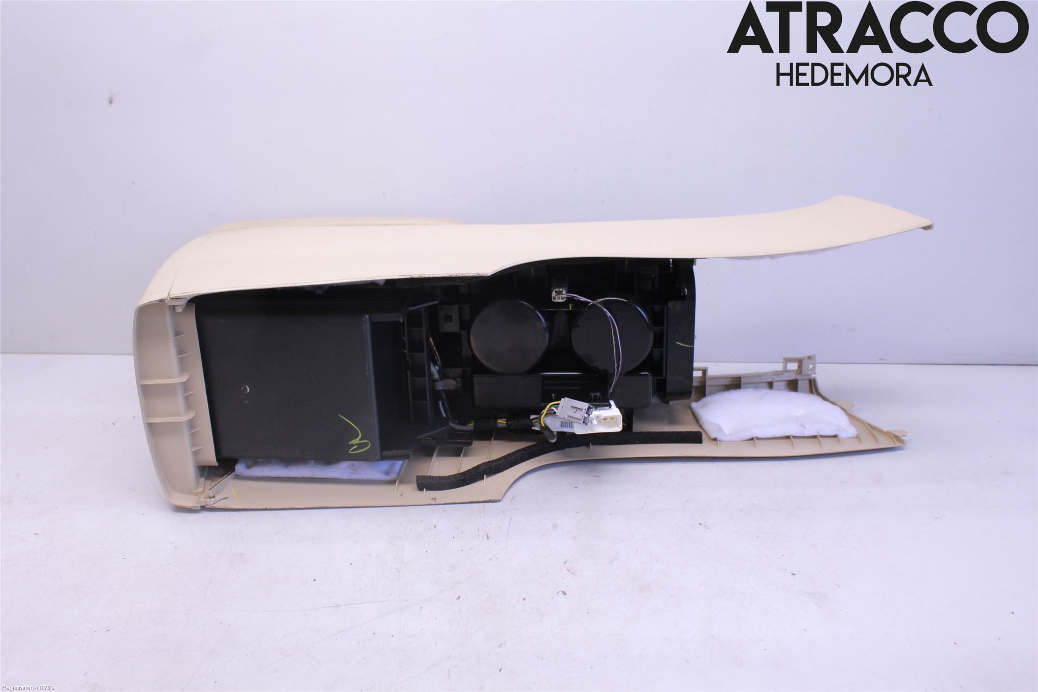 Subaru B9 TRIBECA  06-07 Innr Konsoll-Lomme