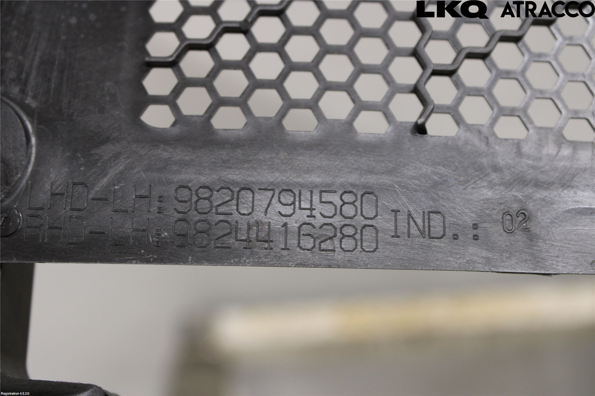 Peugeot 2008/E-2008 20- Visker Deksel-Grill-Under Frr