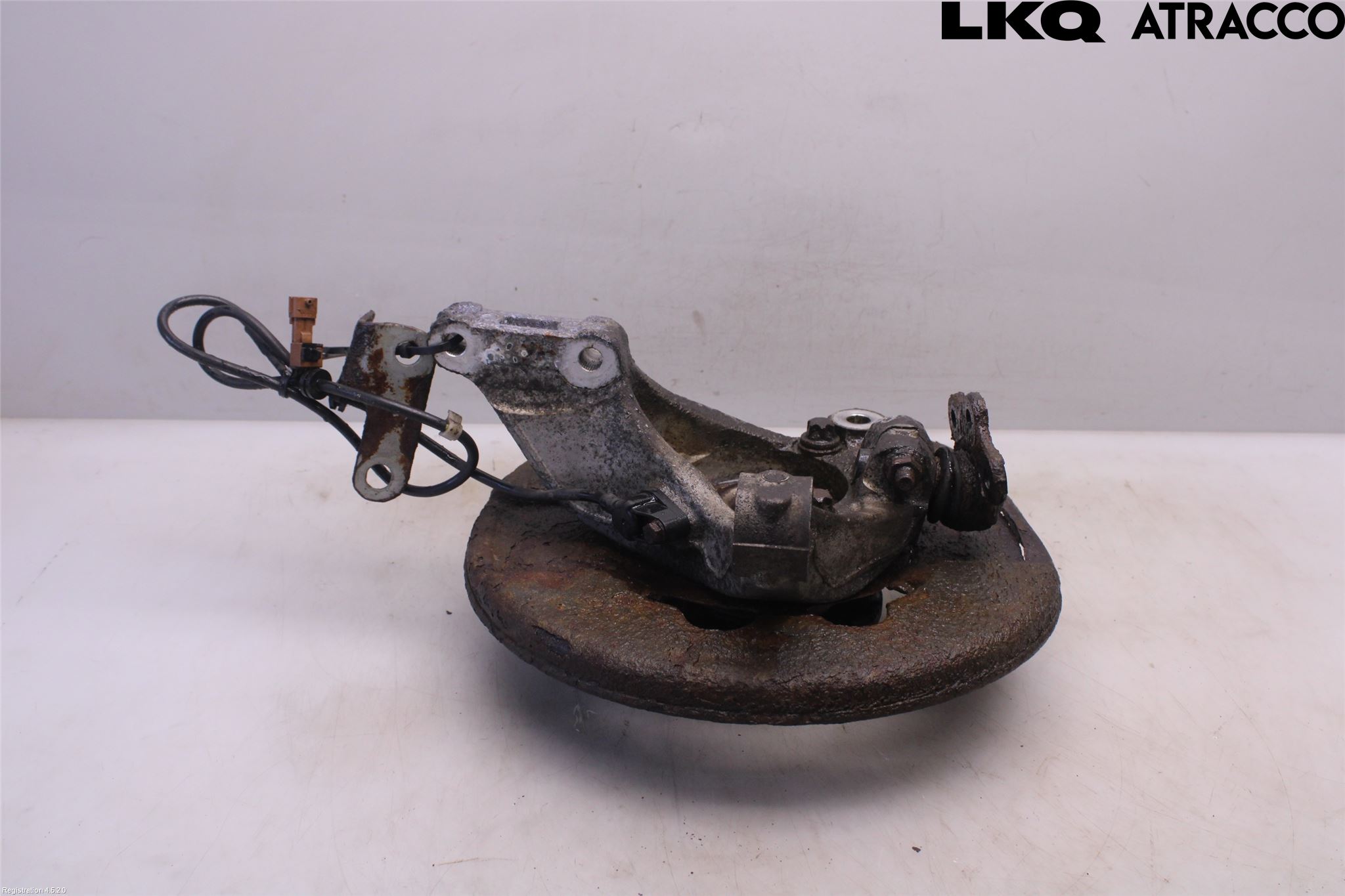 Saab 9-5     06-10 Spindel Vf