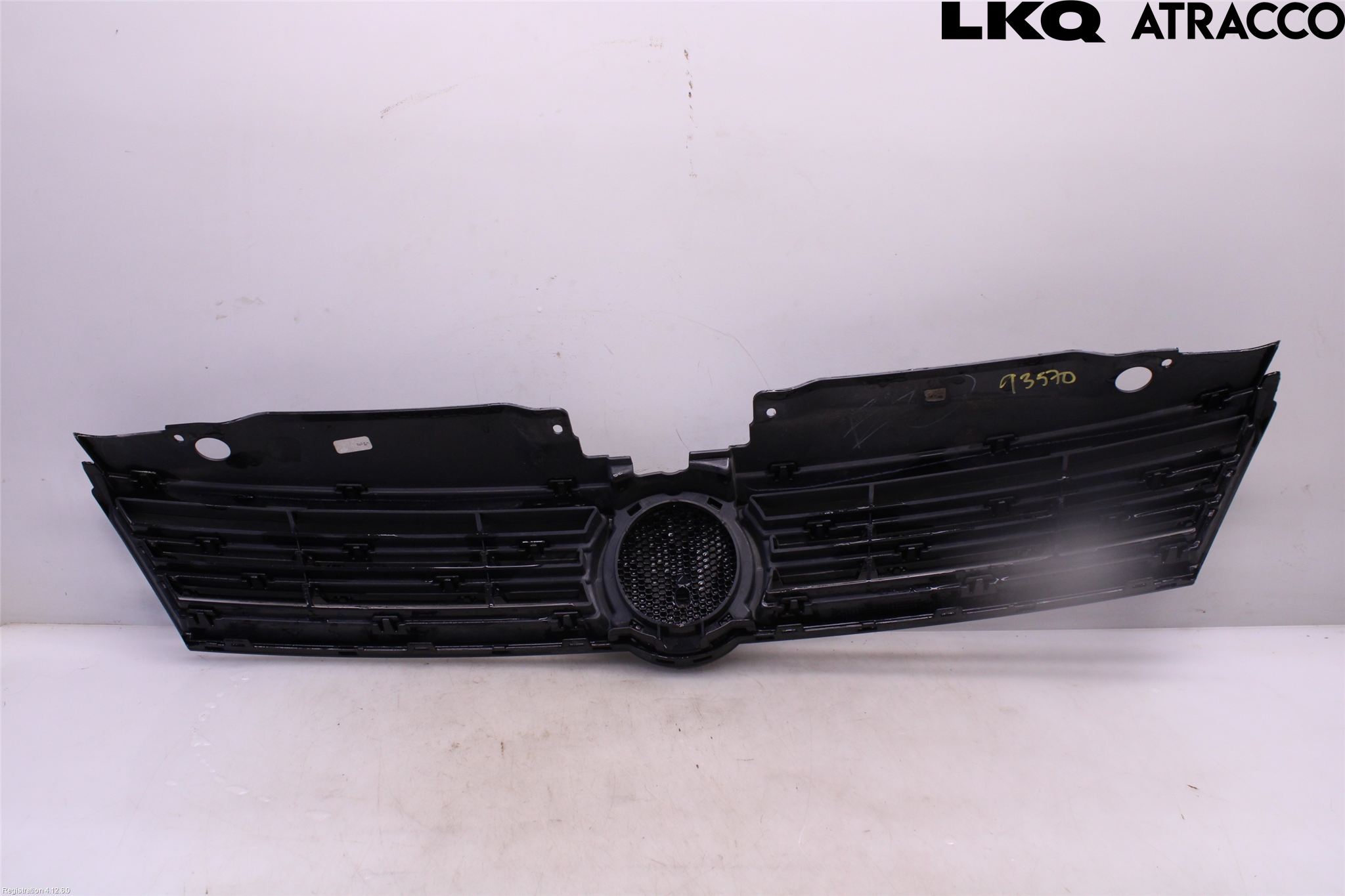 Volkswagen VW JETTA VI 11- Grill Komplett