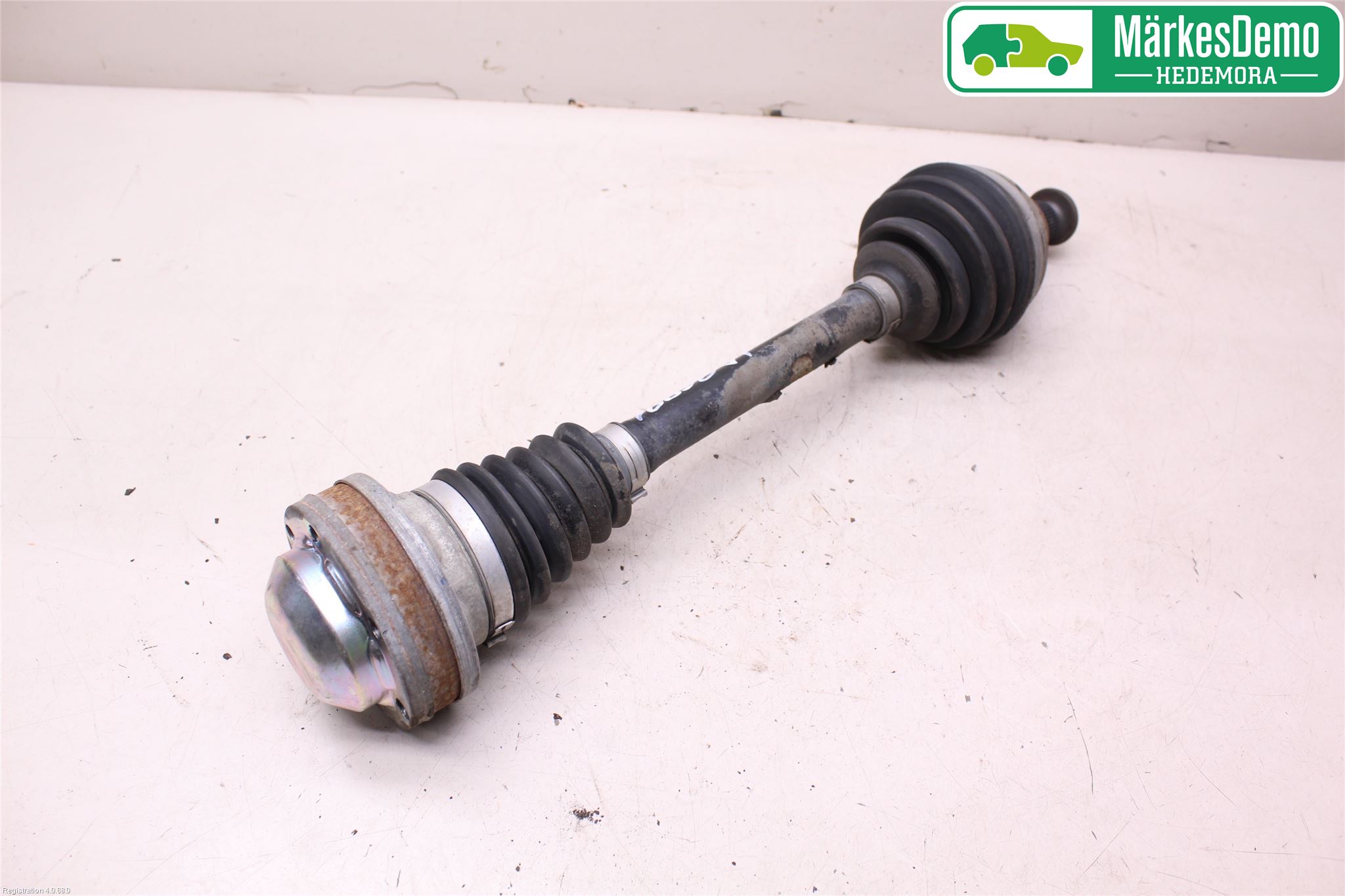 Volkswagen VW CADDY 11-15 Drivaksel Foran Kompl Venstre