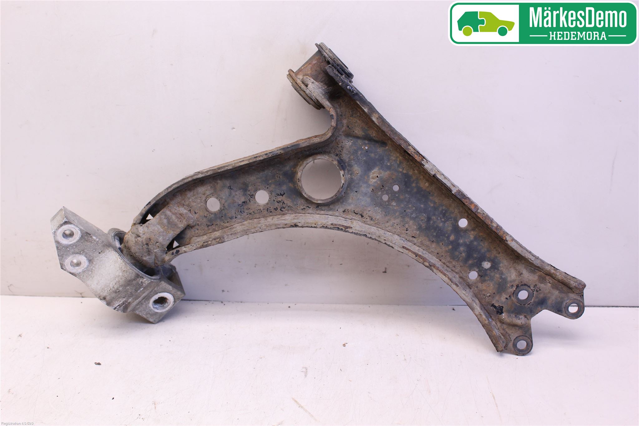 Volkswagen VW GOLF V 04-09 Bærearm Foran Venstre Nedre