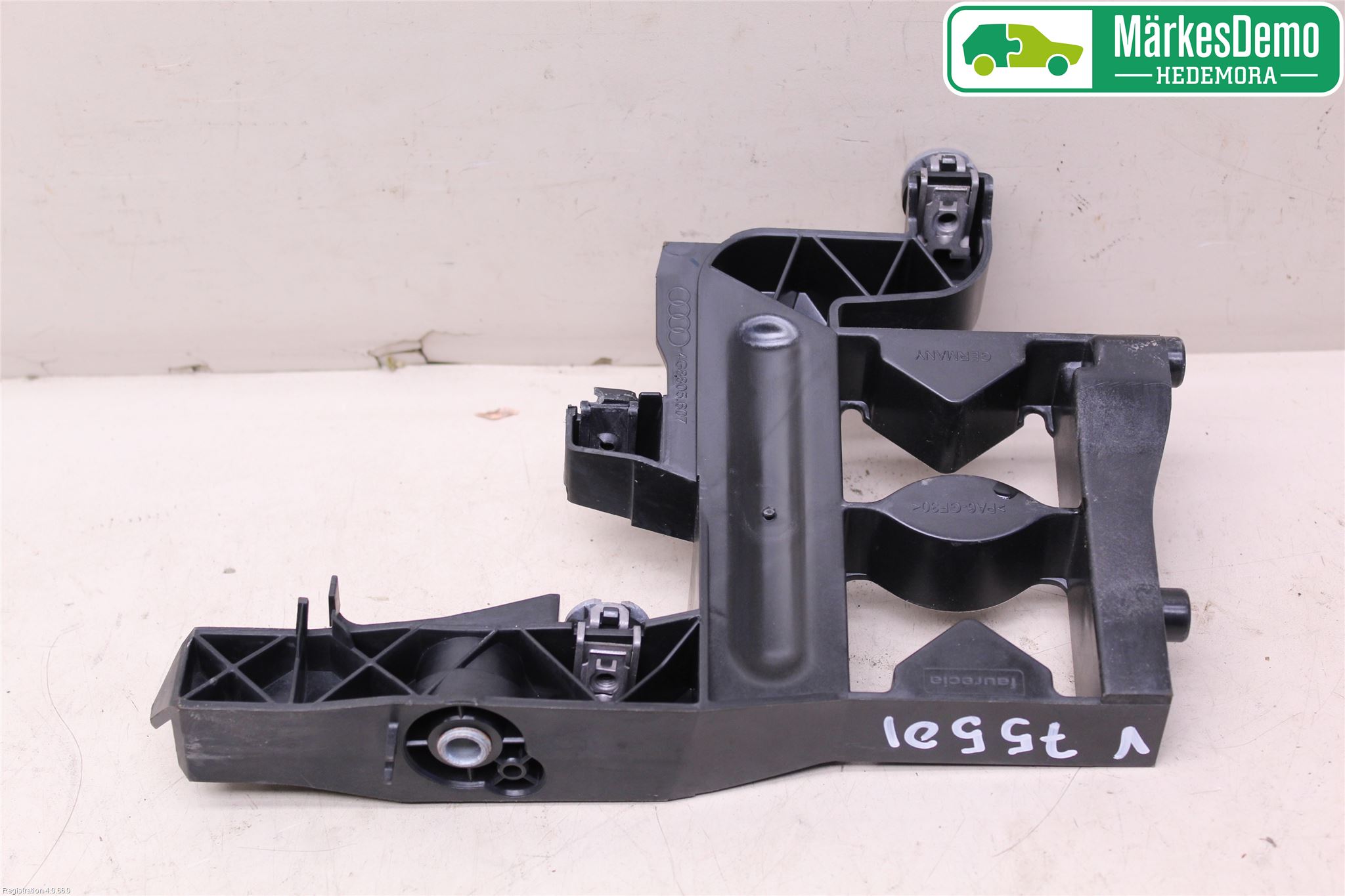 Audi A7/S7 4G 11-17 Frontlykt Holder-Feste