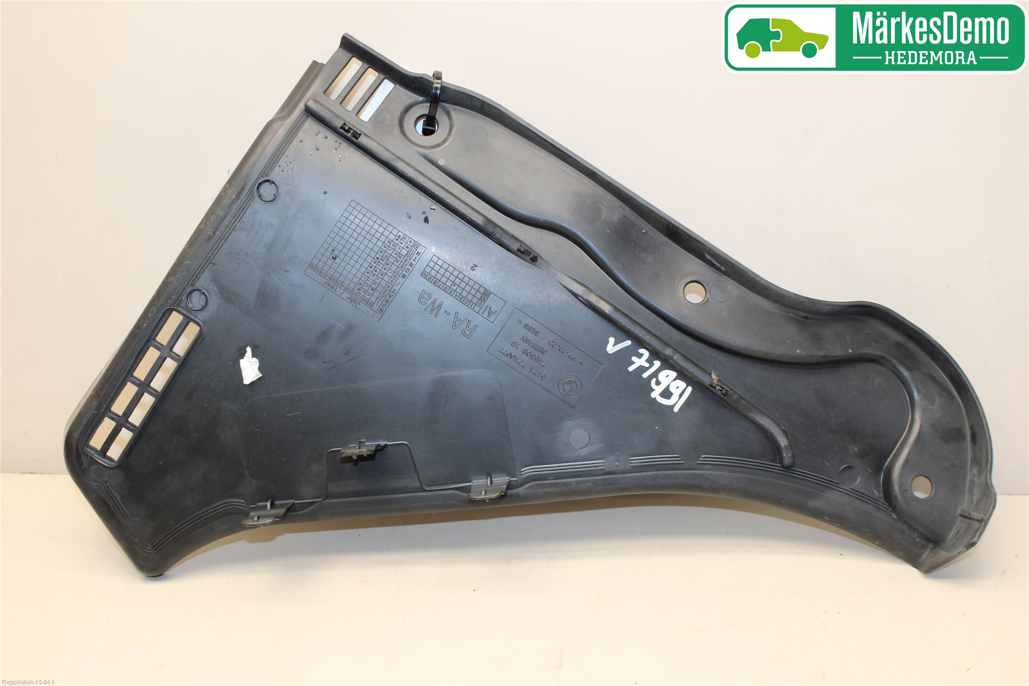 BMW 5 F10/F11/F18 09-17 Visker Deksel-Grill-Under Frr