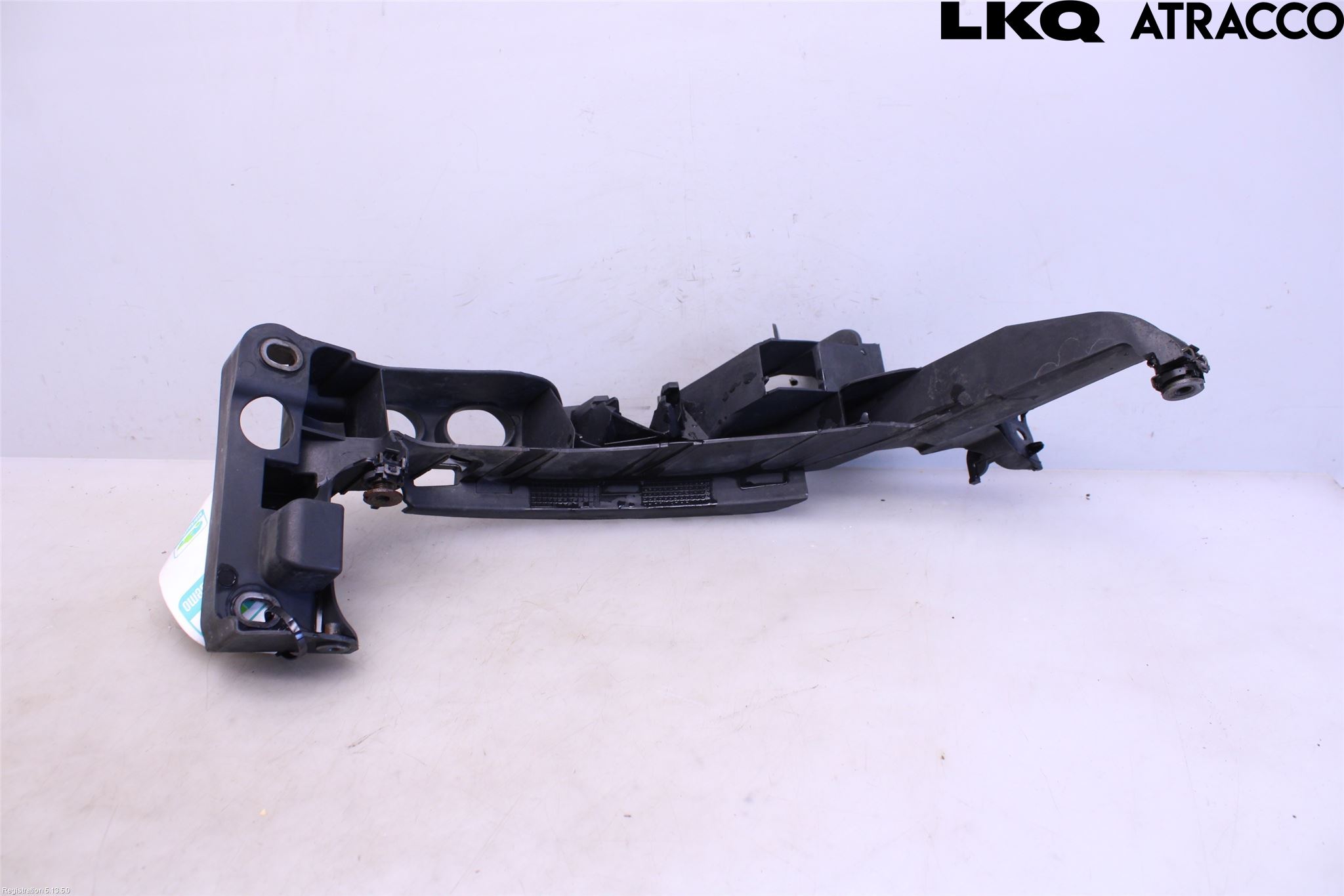 Audi A3/S3 05-13 Frontlykt Holder-Feste