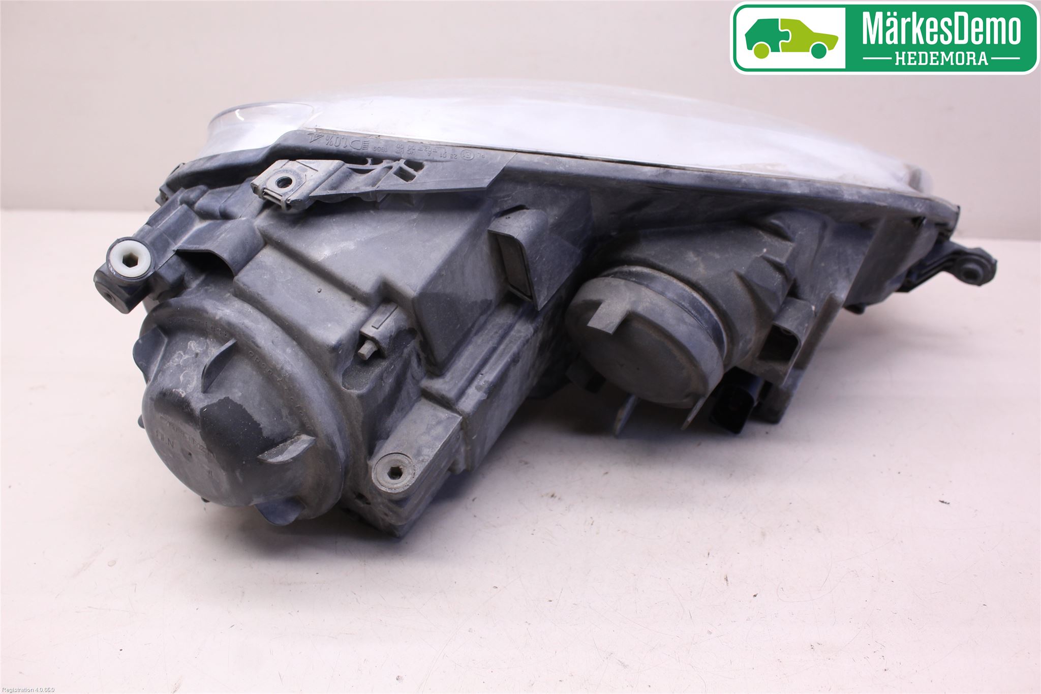 Volkswagen VW GOLF V 04-09 Frontlykt Venstre