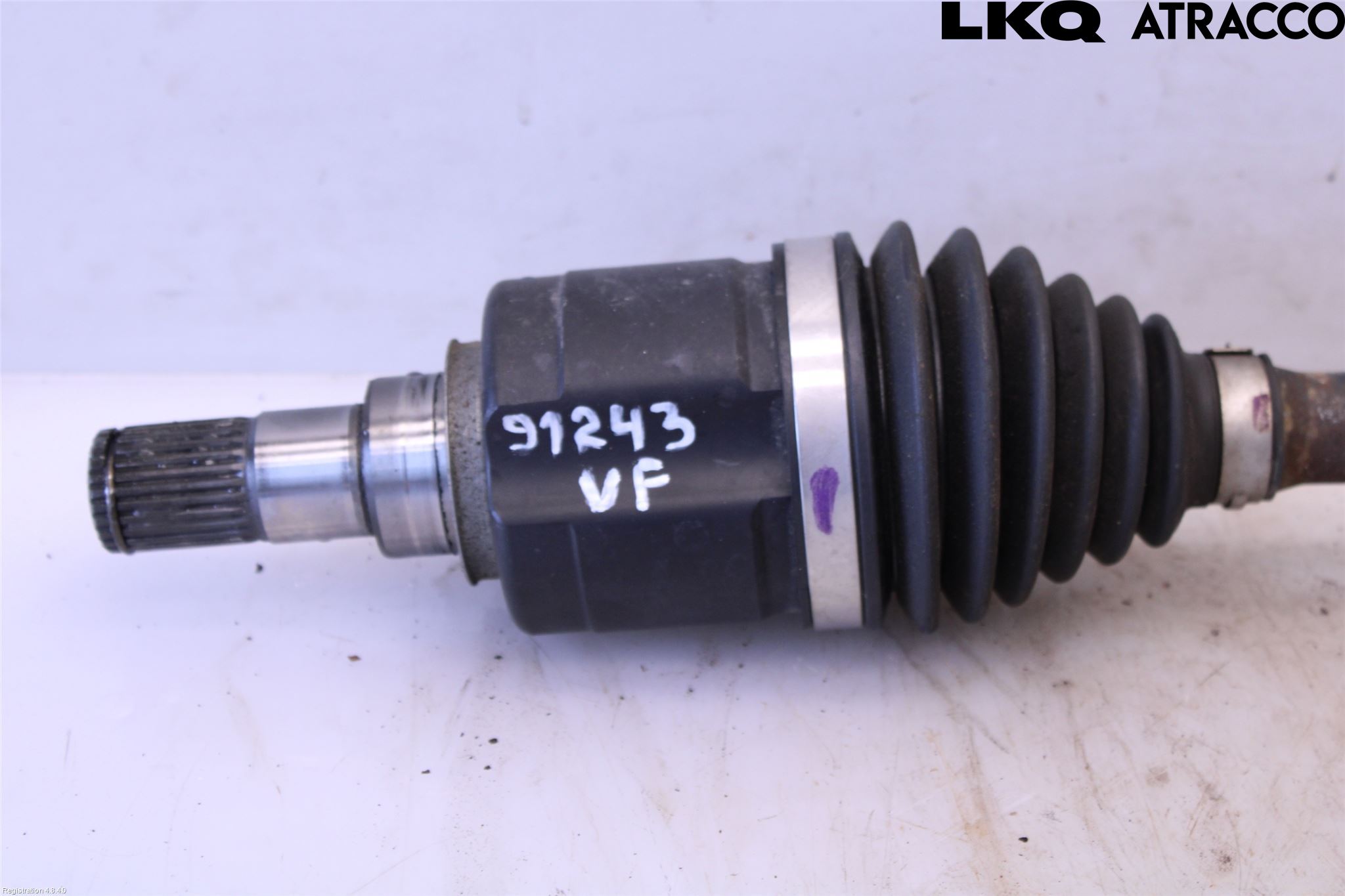 Suzuki SWIFT 17-24 Drivaksel Foran Kompl Venstre