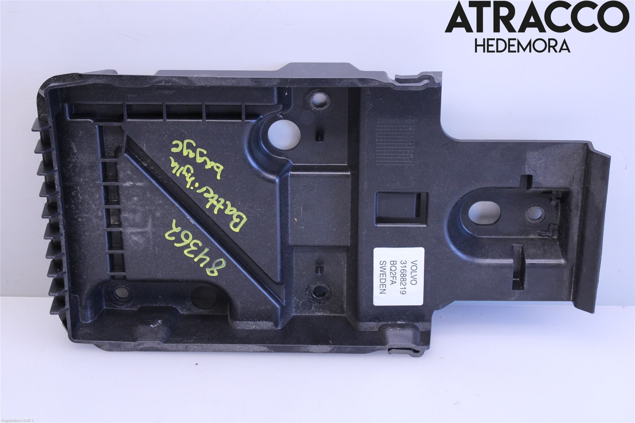 Volvo V90 17->> Batterikasse - Feste - Holder