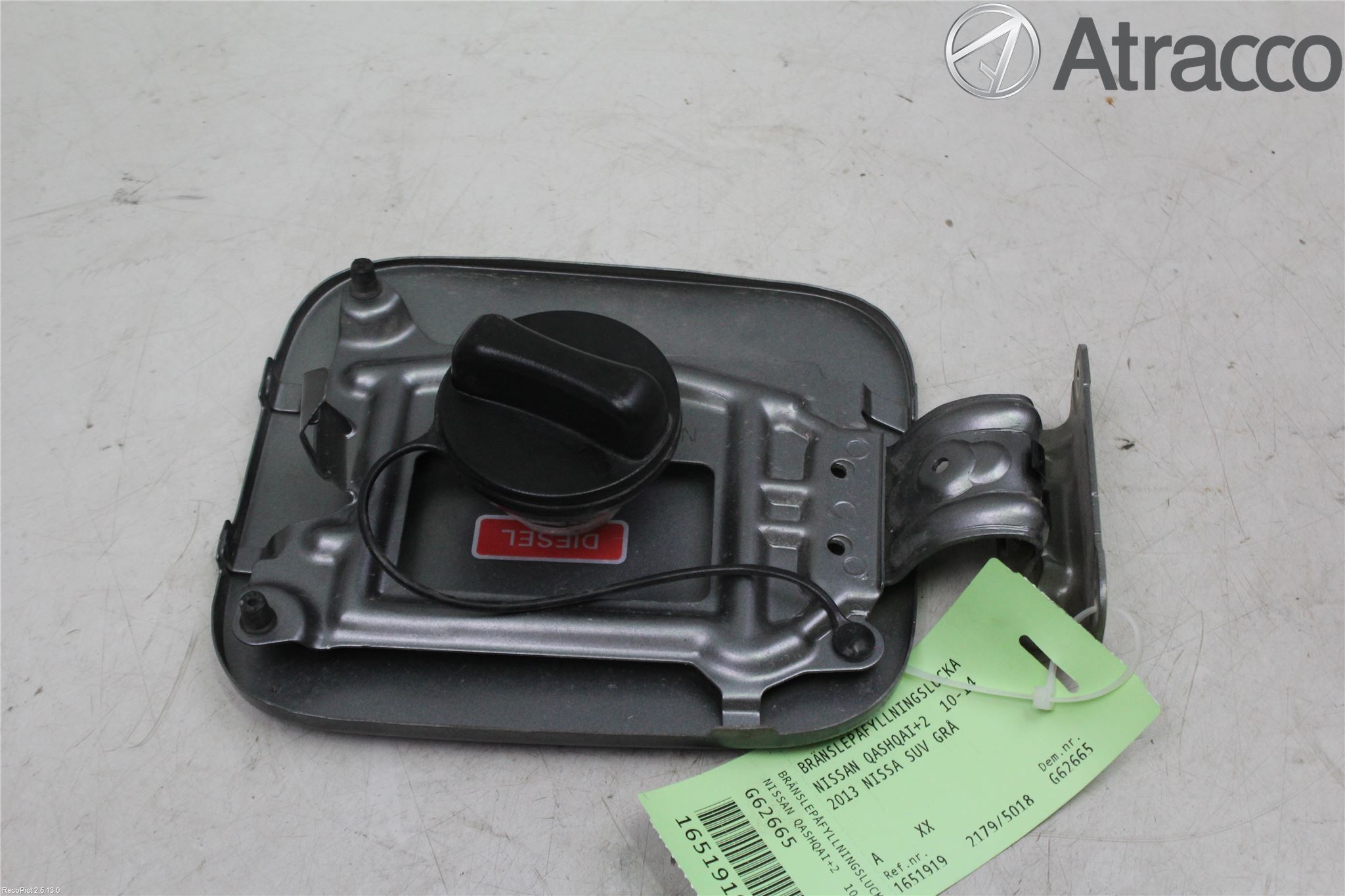 Nissan QASHQAI+2  10-14 Drivstoff Tankluke